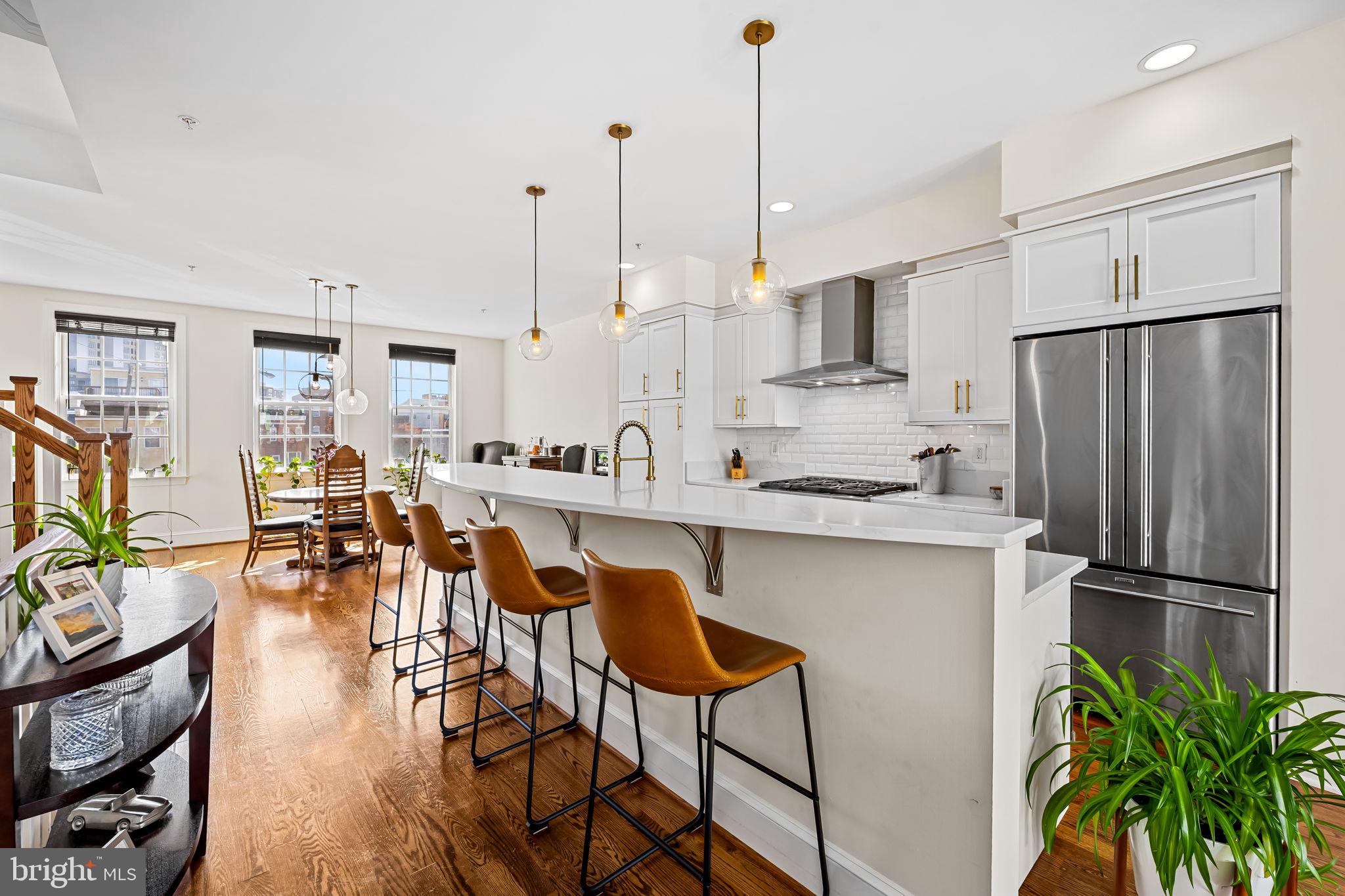 LOCUST POINT - Residential