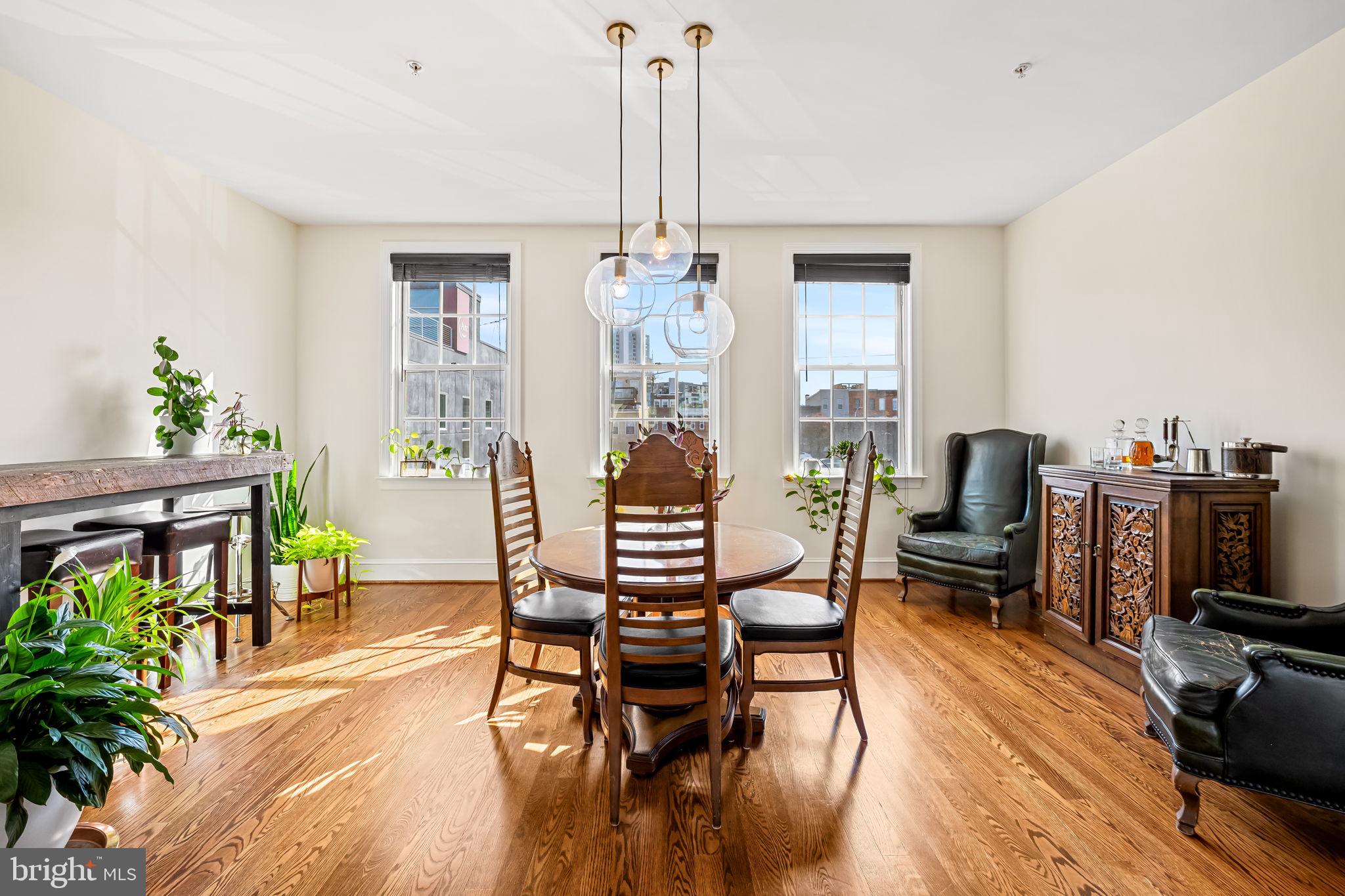 LOCUST POINT - Residential