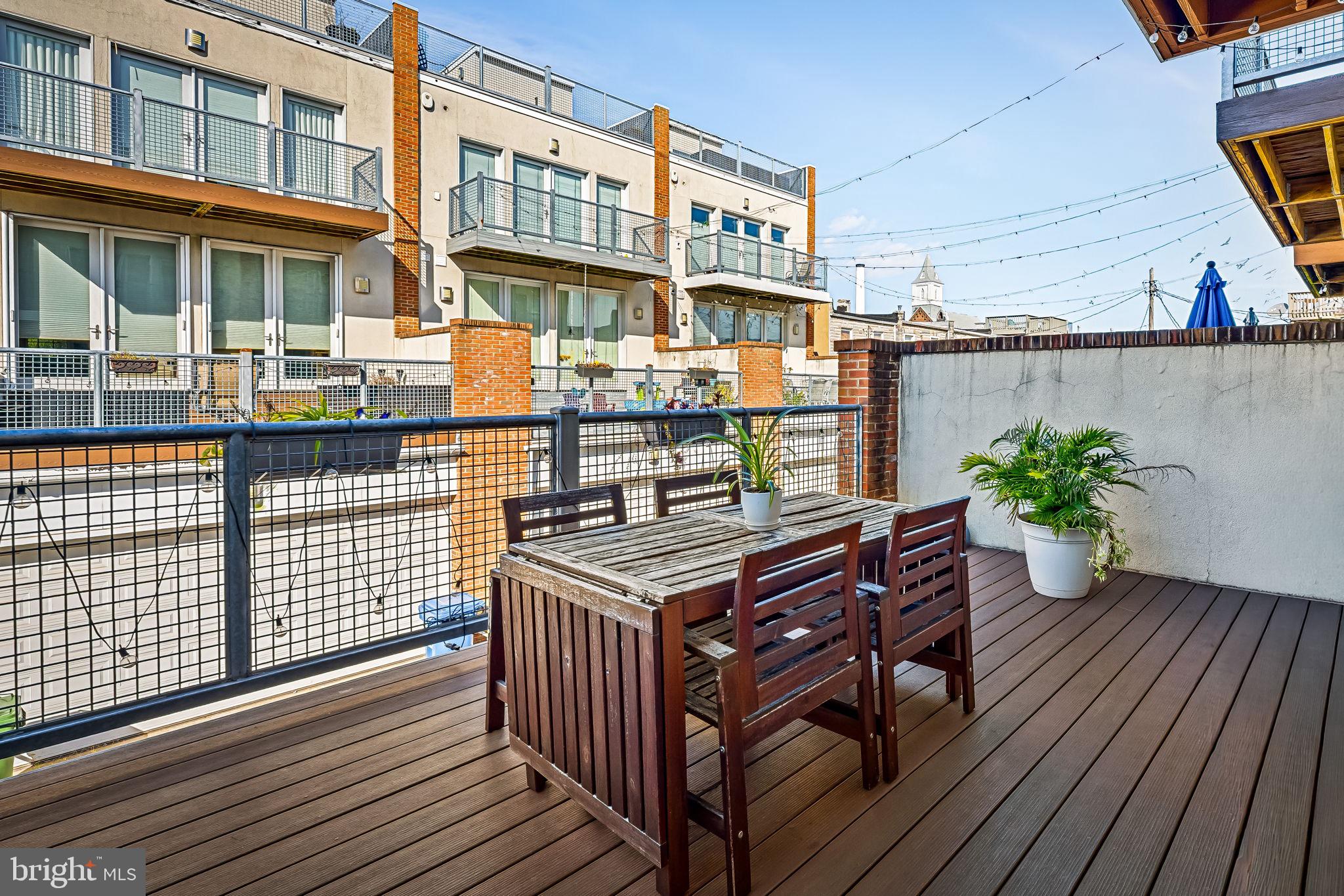 LOCUST POINT - Residential