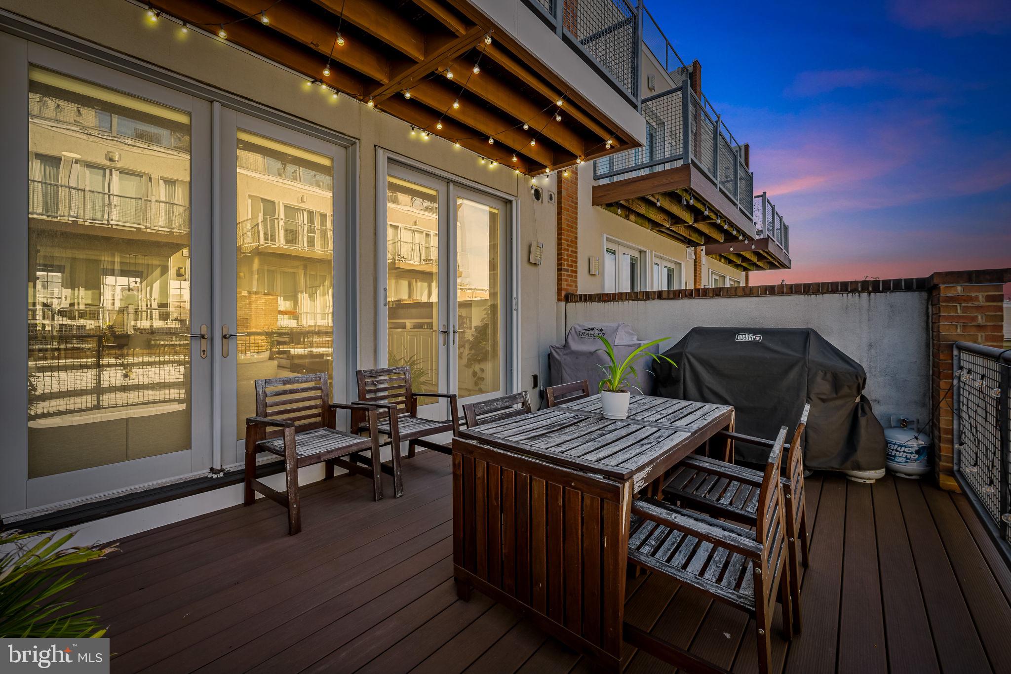 LOCUST POINT - Residential