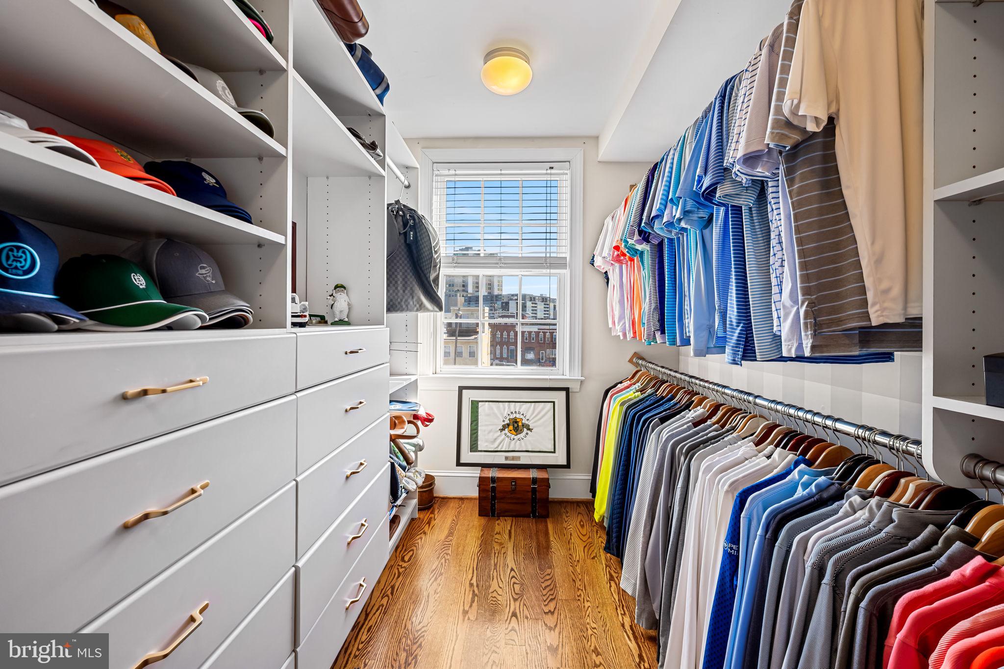 LOCUST POINT - Residential