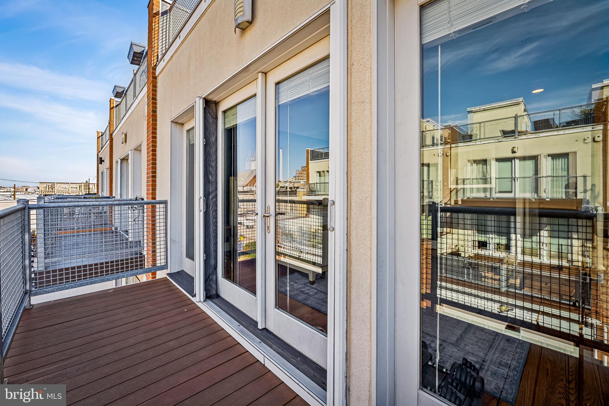 LOCUST POINT - Residential