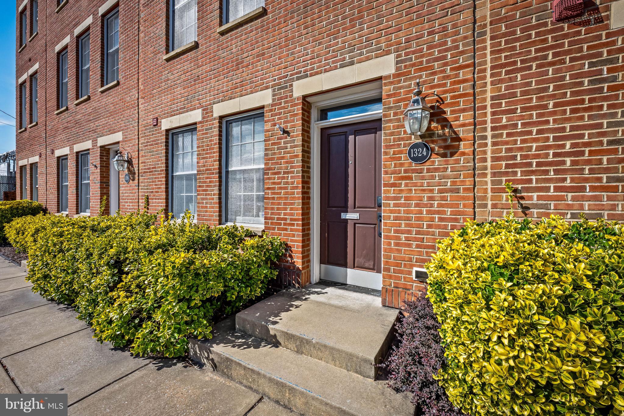 LOCUST POINT - Residential