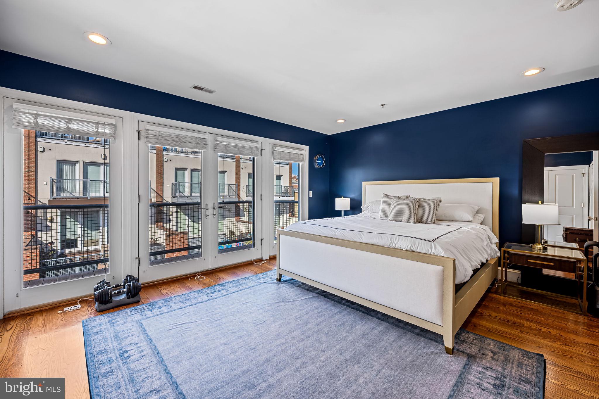 LOCUST POINT - Residential