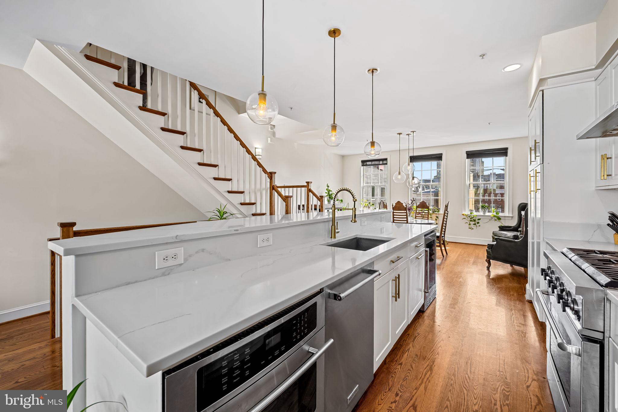 LOCUST POINT - Residential