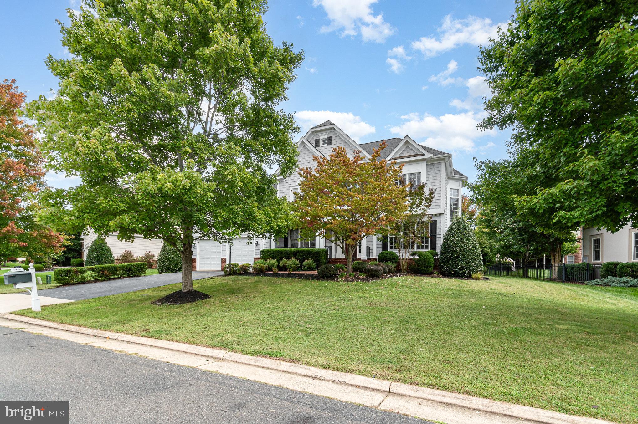 8429 LINK HILLS LOOP