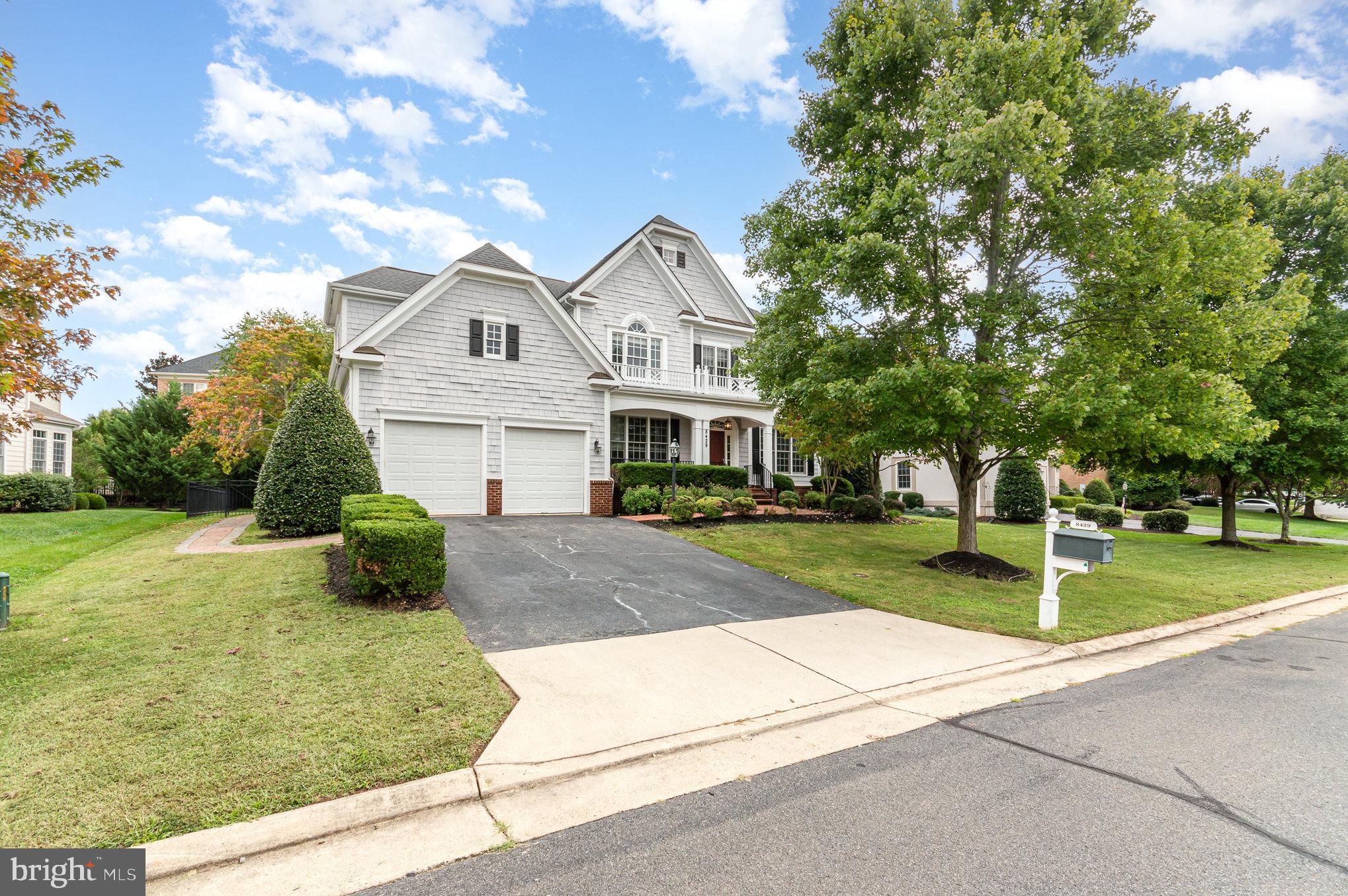 8429 LINK HILLS LOOP
