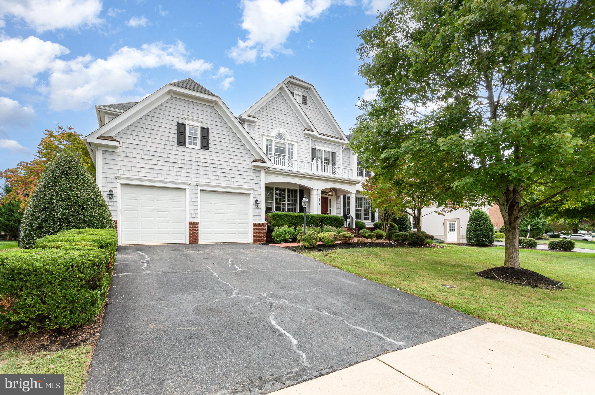 8429 LINK HILLS LOOP
