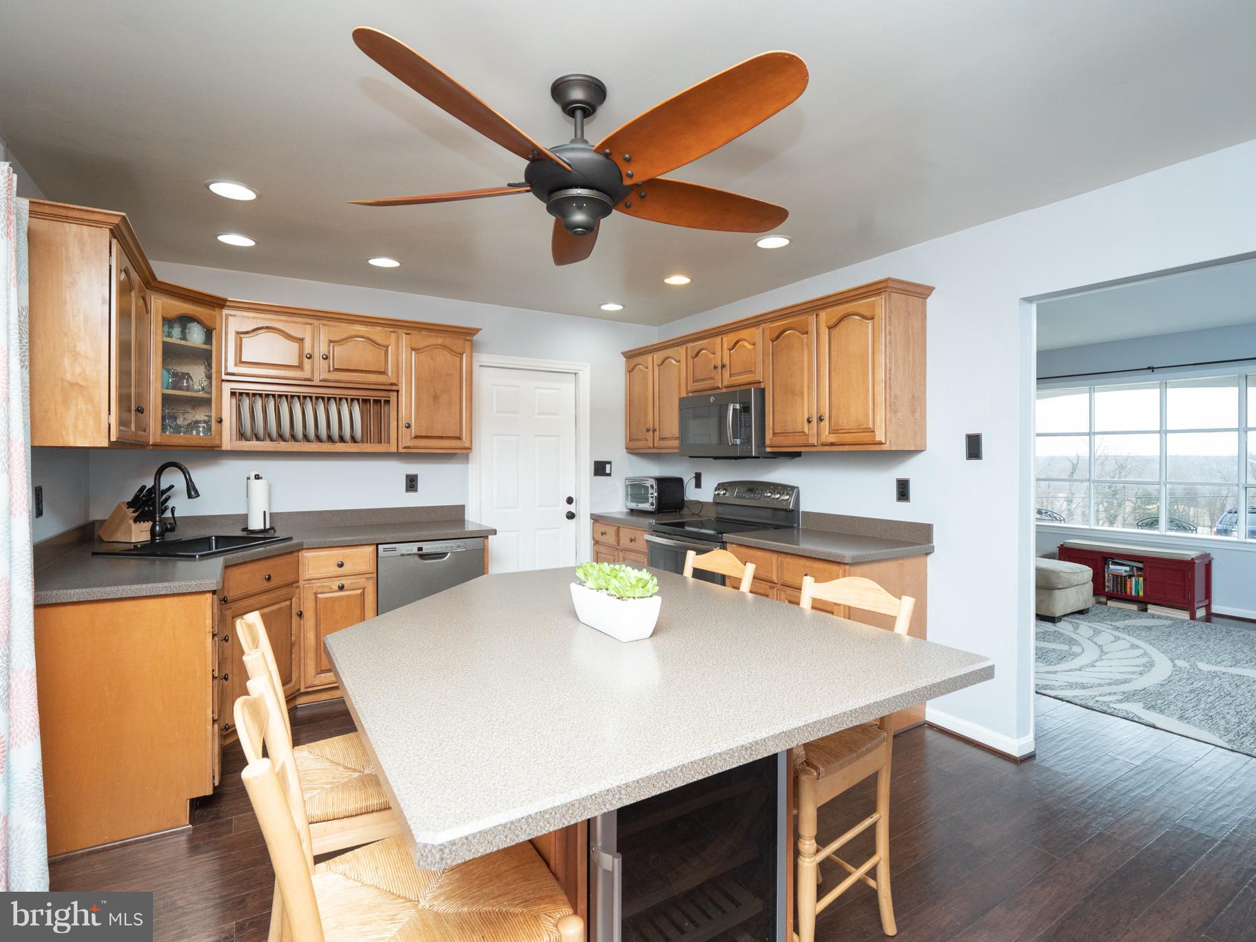 TRACYS LANDING - Residential