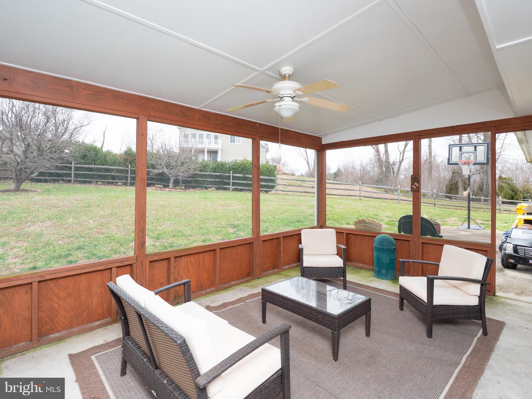 TRACYS LANDING - Residential