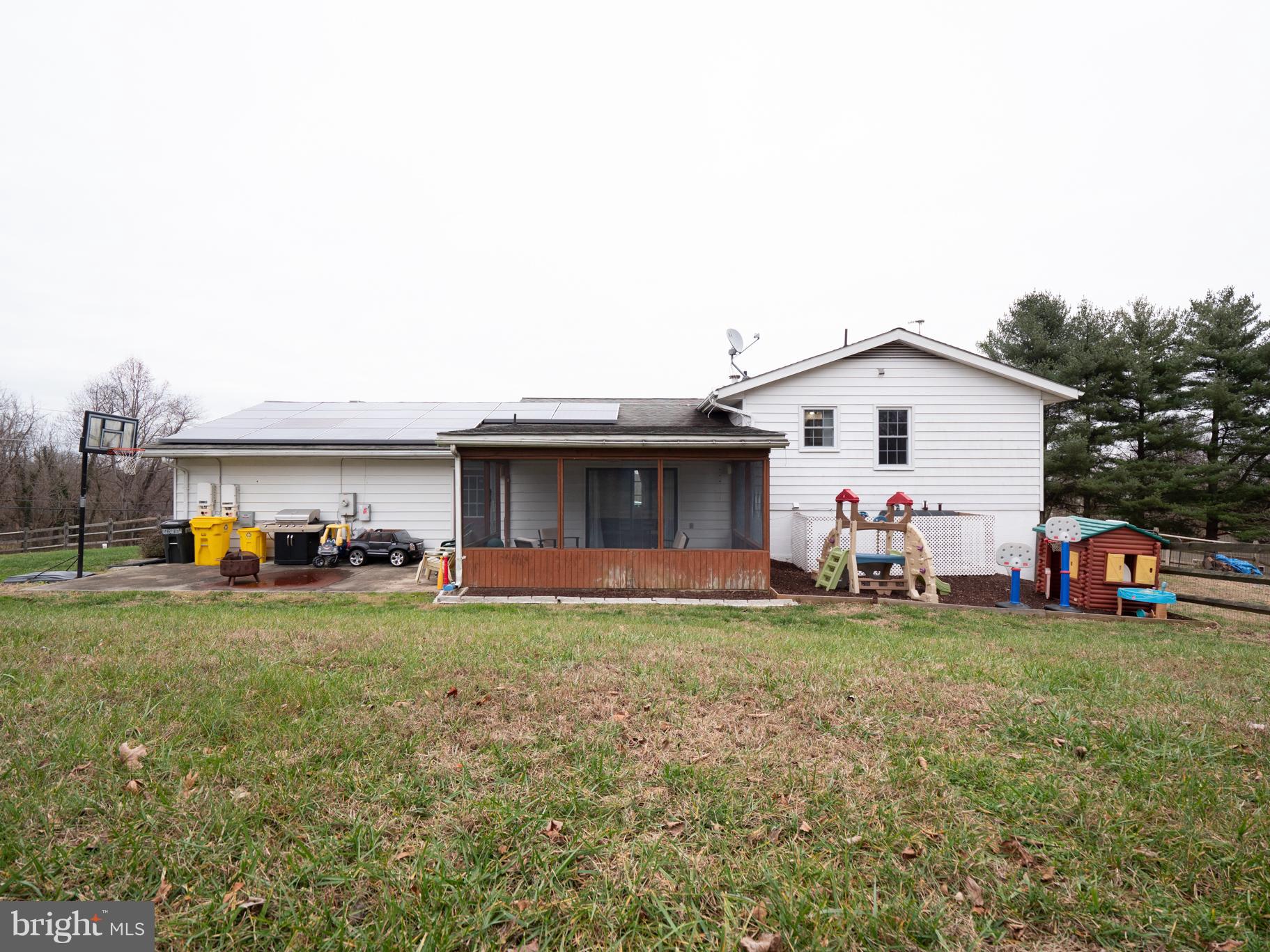 TRACYS LANDING - Residential