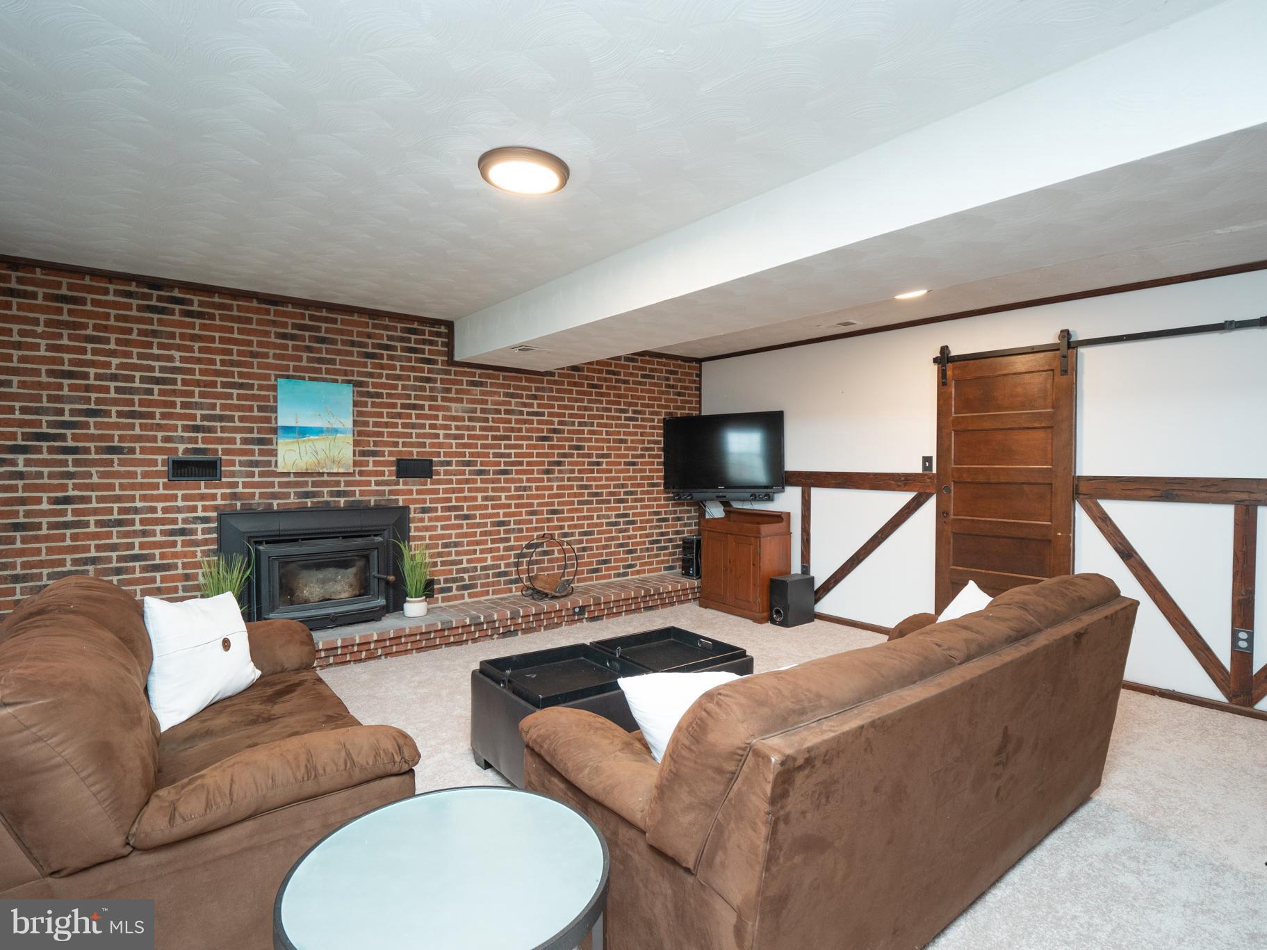 TRACYS LANDING - Residential