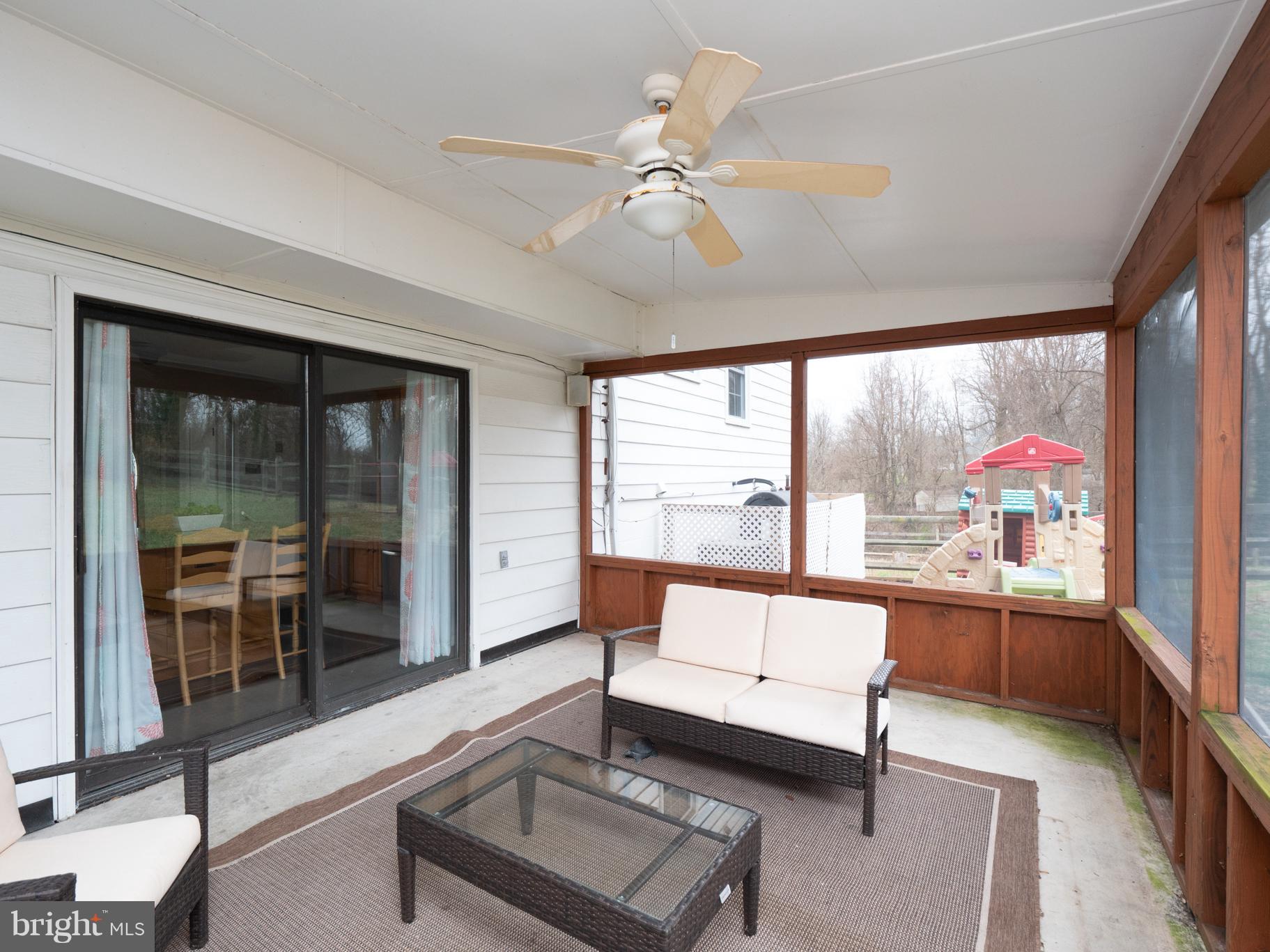 TRACYS LANDING - Residential