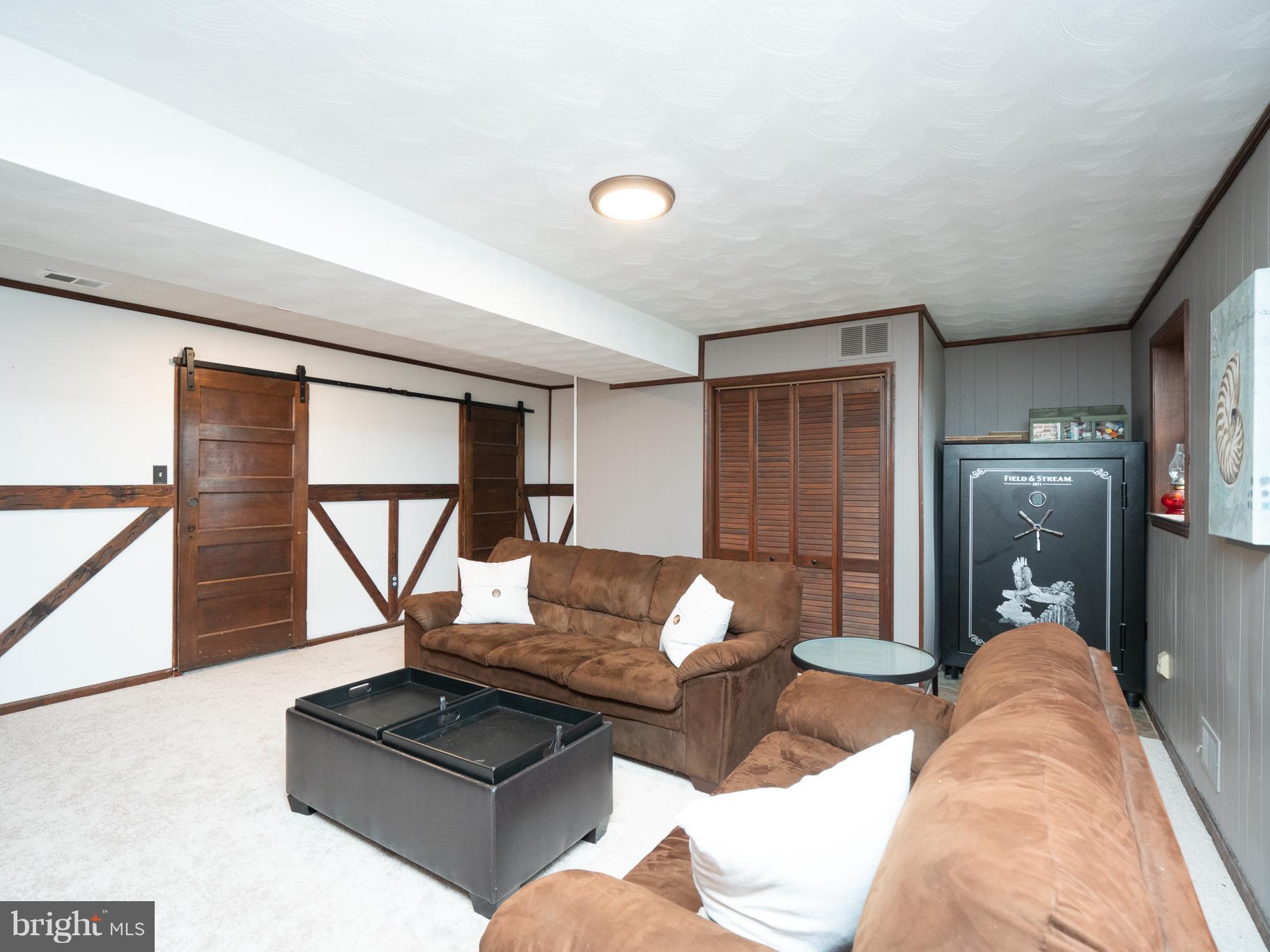 TRACYS LANDING - Residential