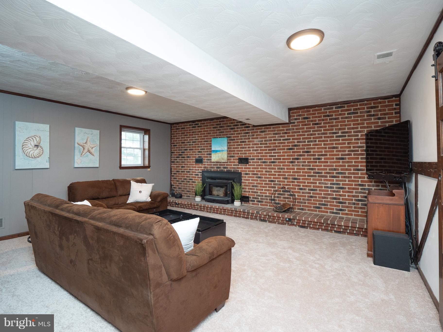 TRACYS LANDING - Residential