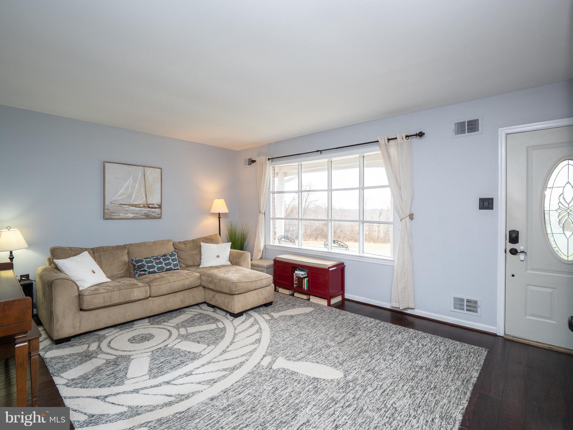 TRACYS LANDING - Residential