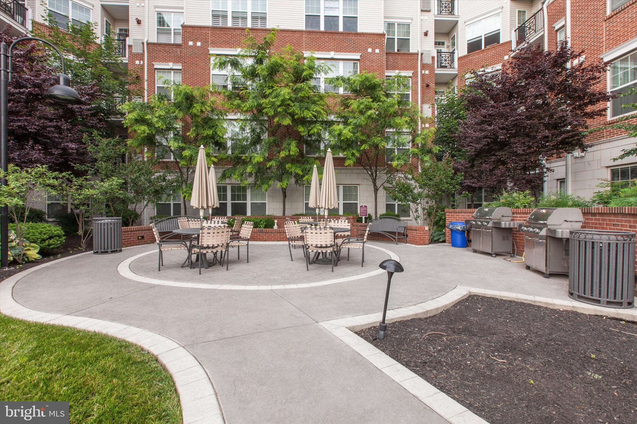 THE GRANDE AT RIVERVIEW - Residential