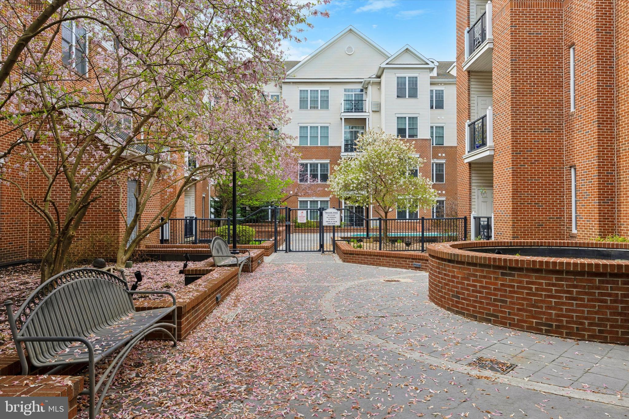 THE GRANDE AT RIVERVIEW - Residential