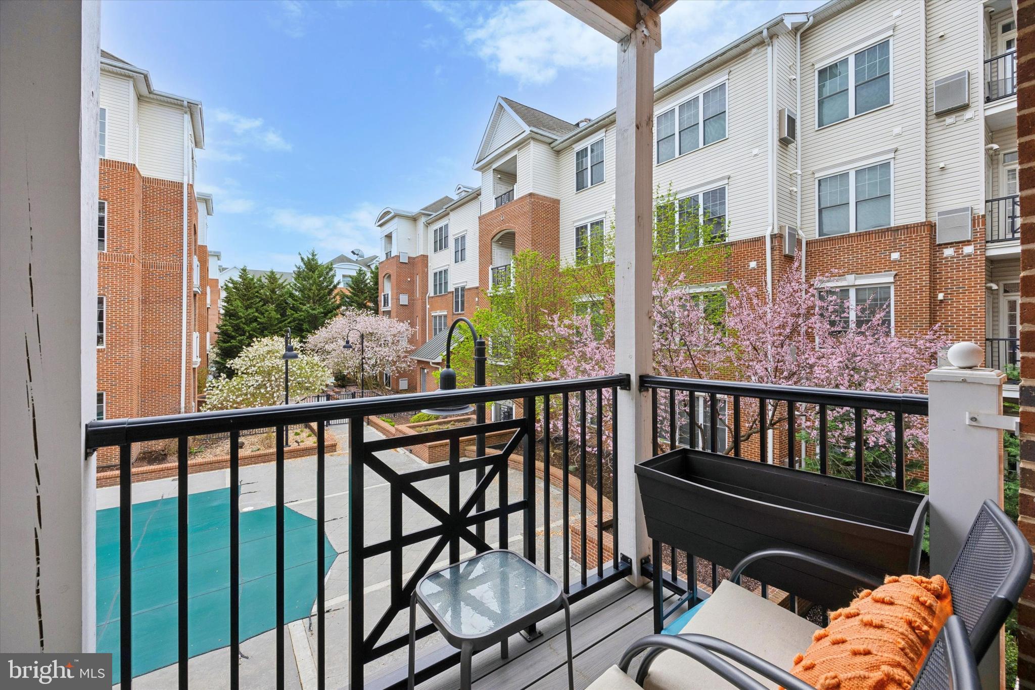 THE GRANDE AT RIVERVIEW - Residential