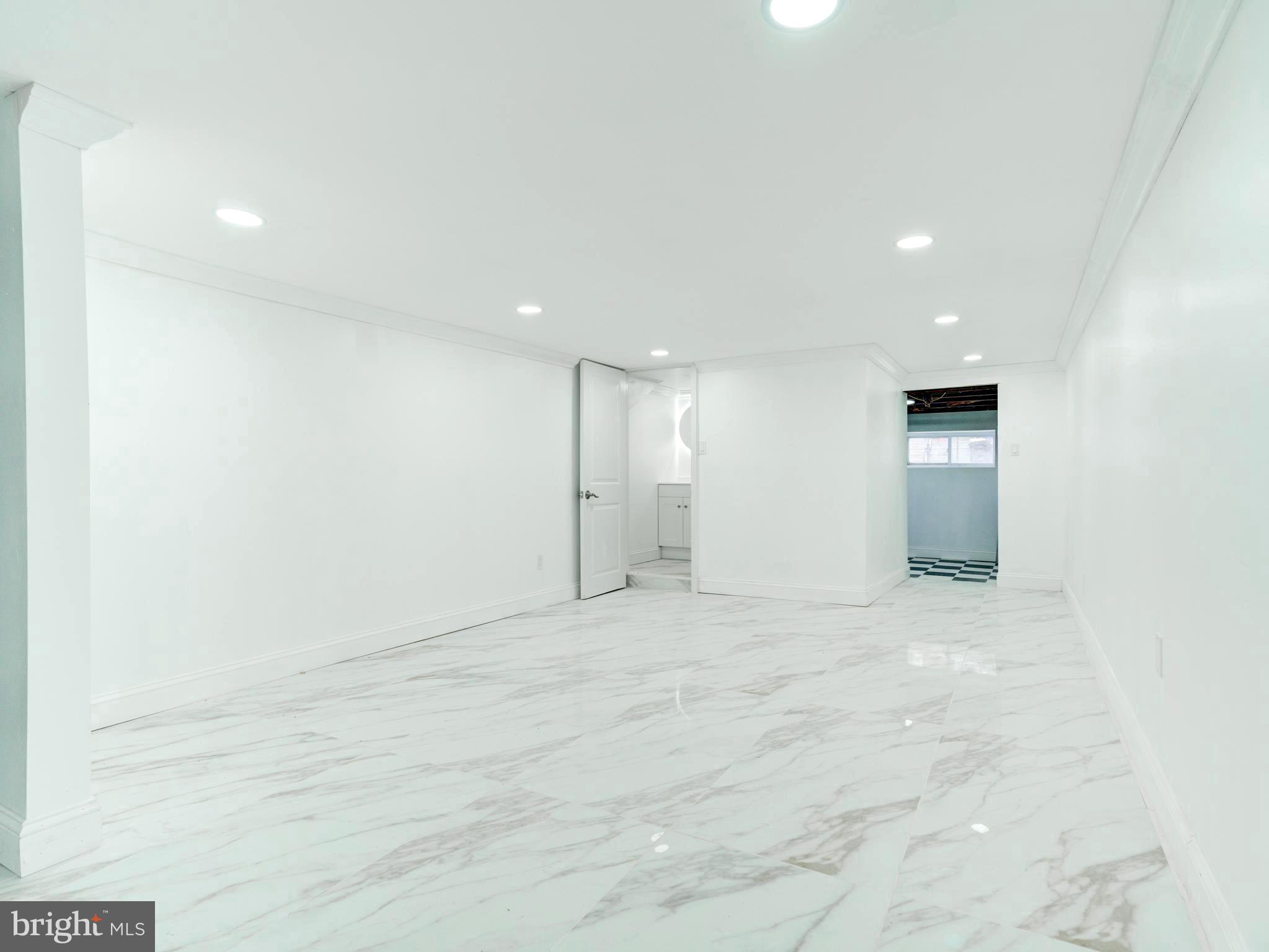 PHILADELPHIA (WEST) - Residential