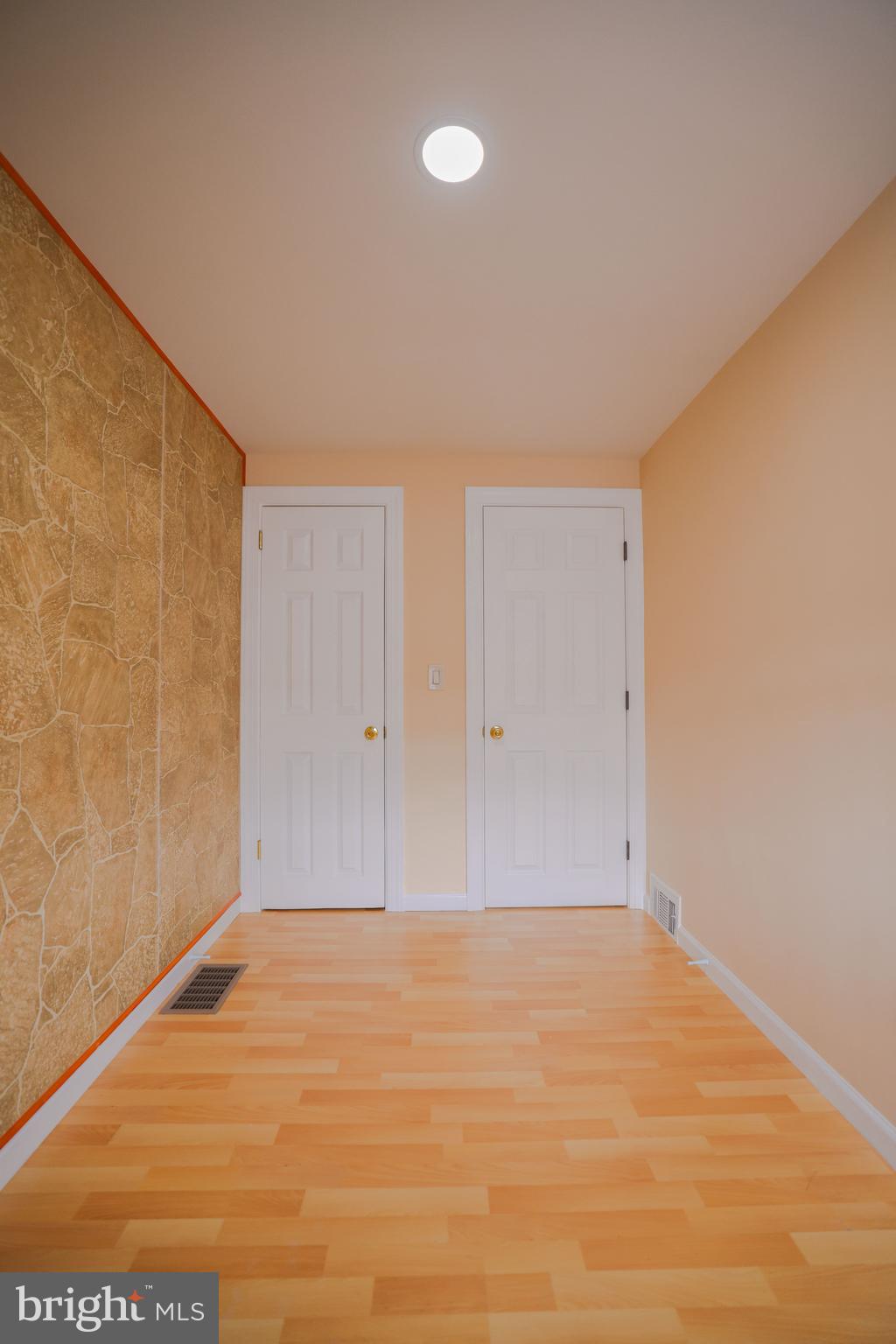 OXFORD CIRCLE - Residential