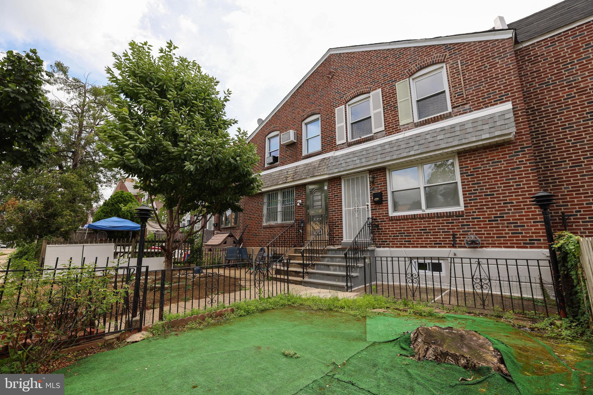 OXFORD CIRCLE - Residential