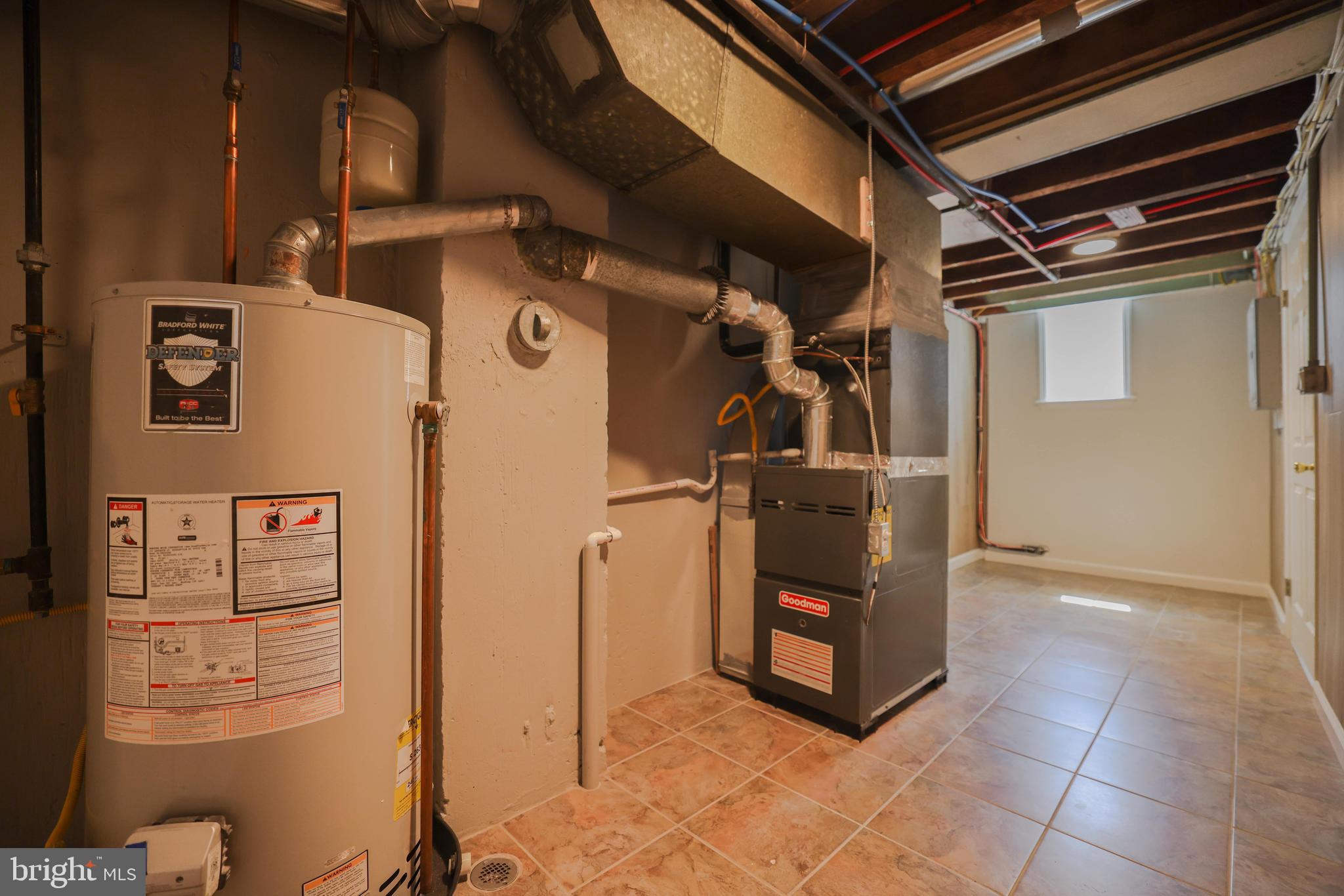 OXFORD CIRCLE - Residential