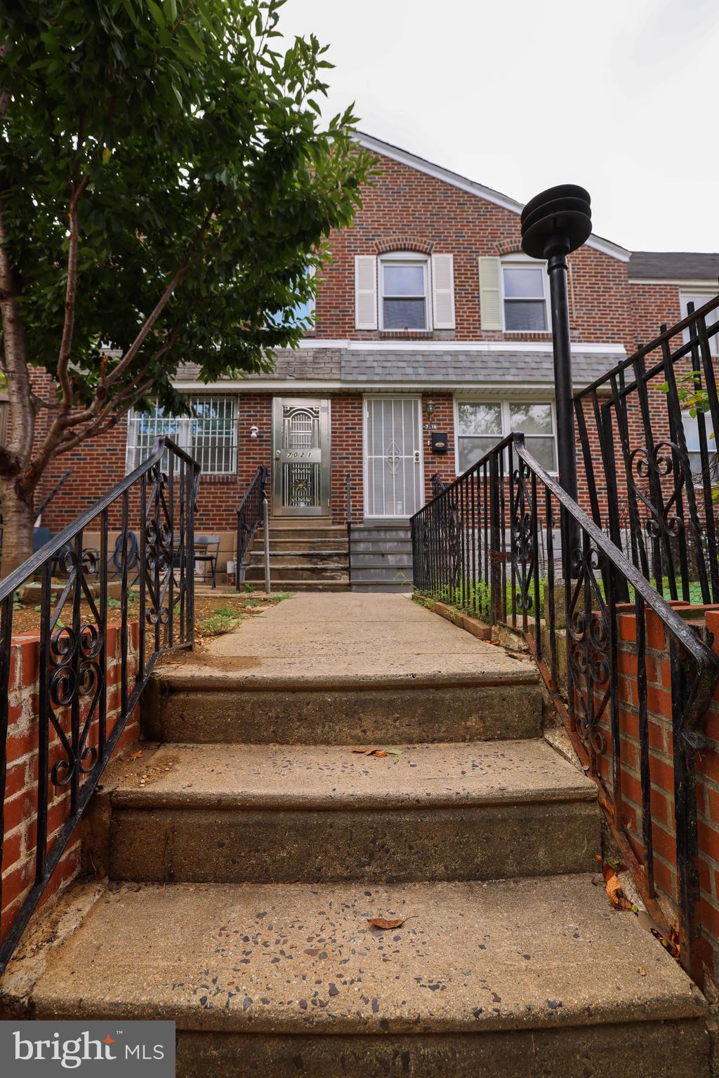 OXFORD CIRCLE - Residential