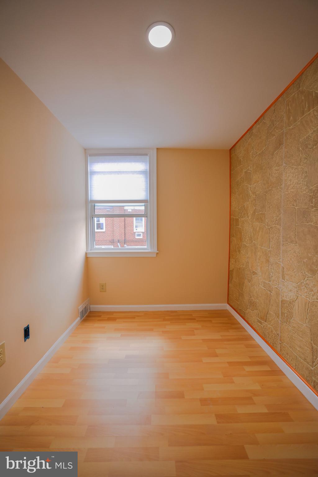 OXFORD CIRCLE - Residential