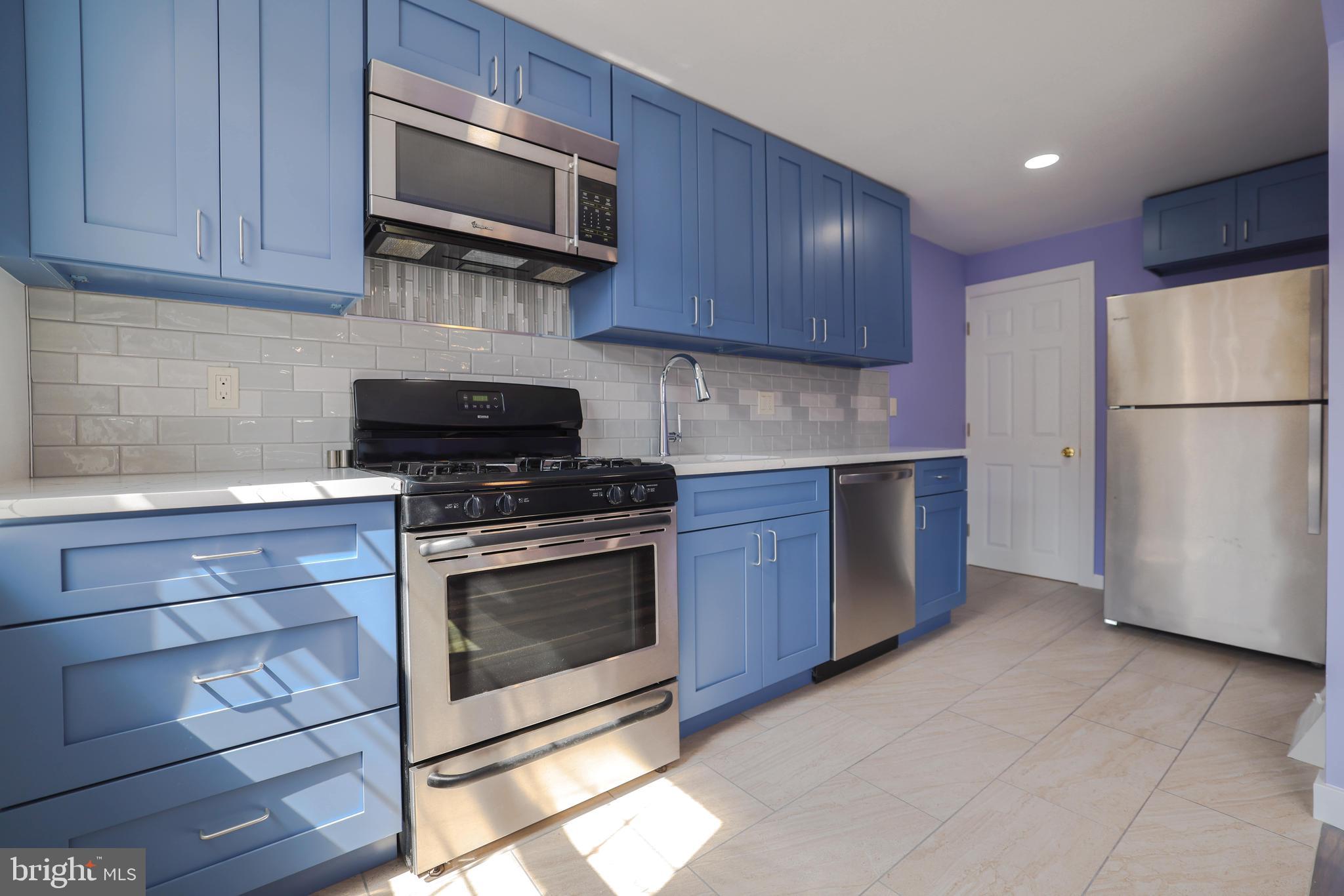 OXFORD CIRCLE - Residential