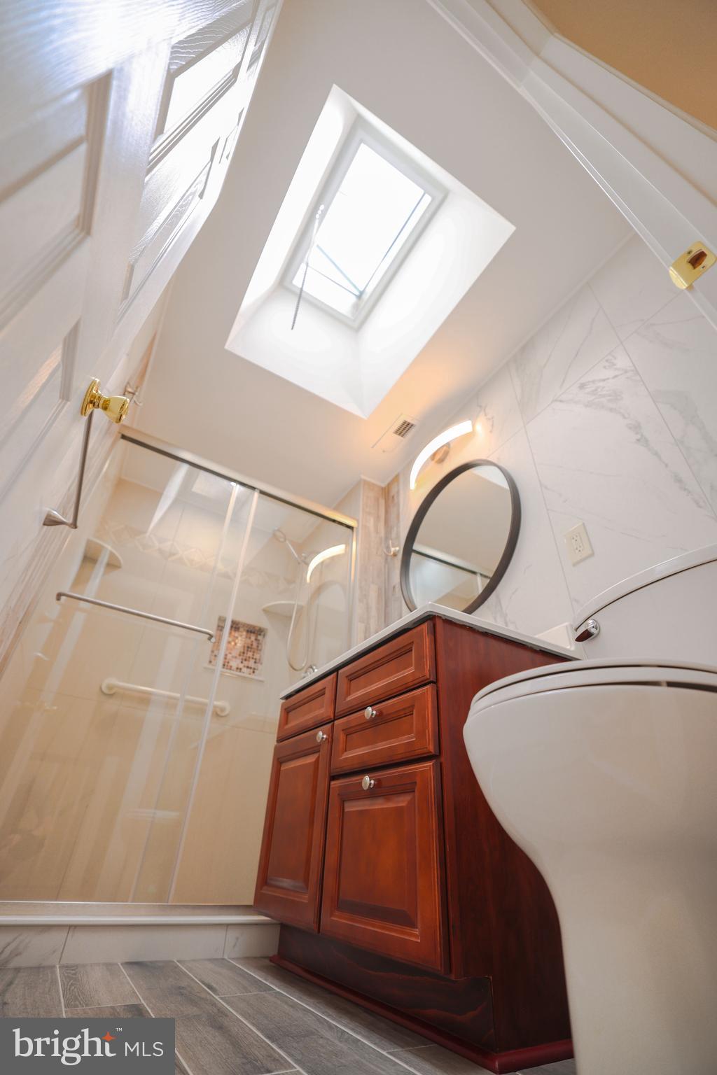 OXFORD CIRCLE - Residential