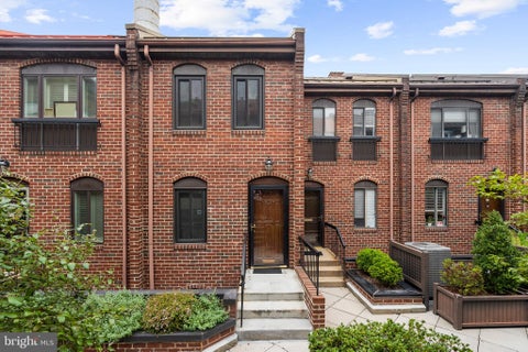 Condo For Sale - 1074 Paper Mill Court #1074<br/> WASHINGTON, DC 20007