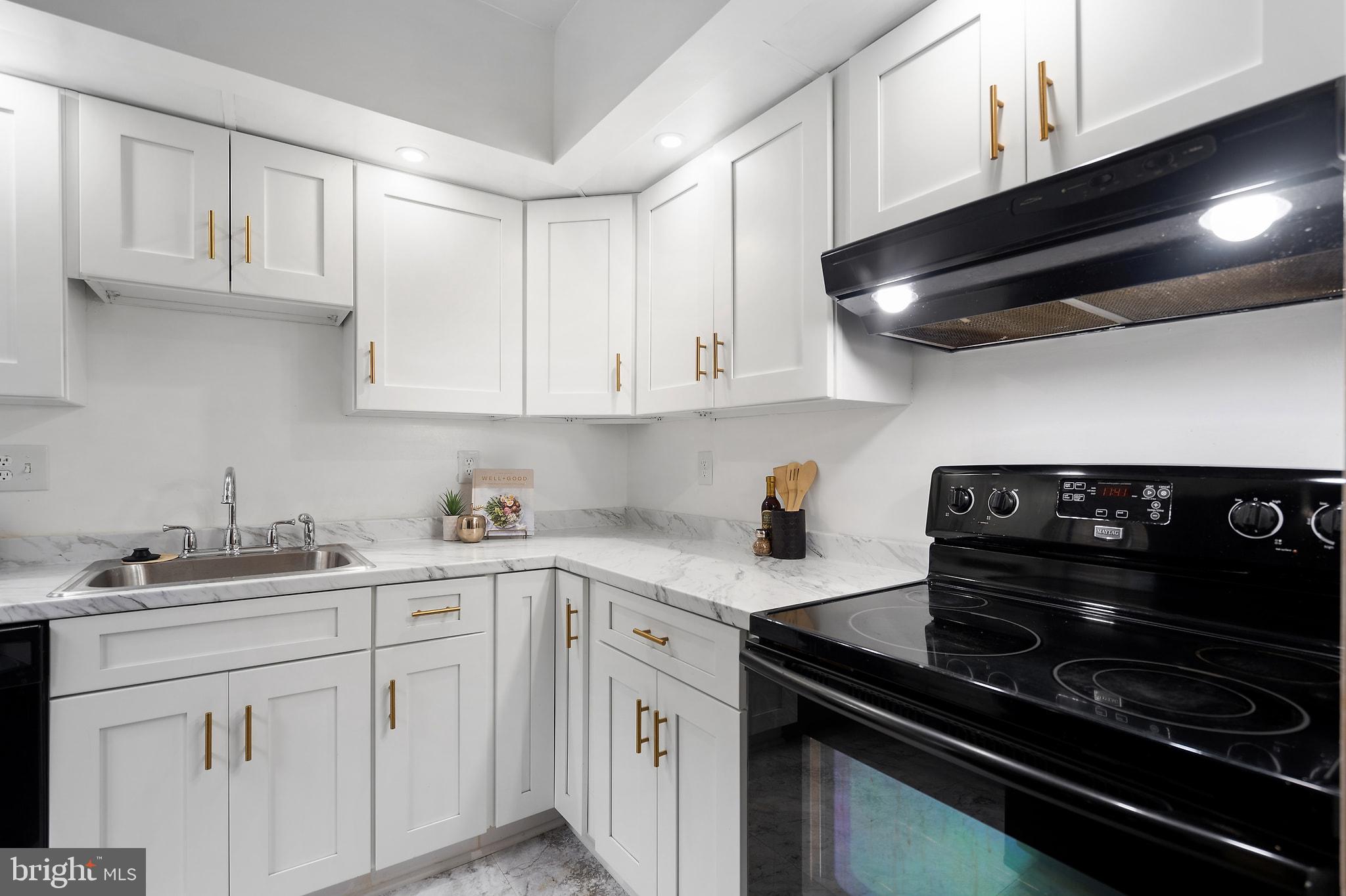 1074 PAPER MILL COURT NW 1074