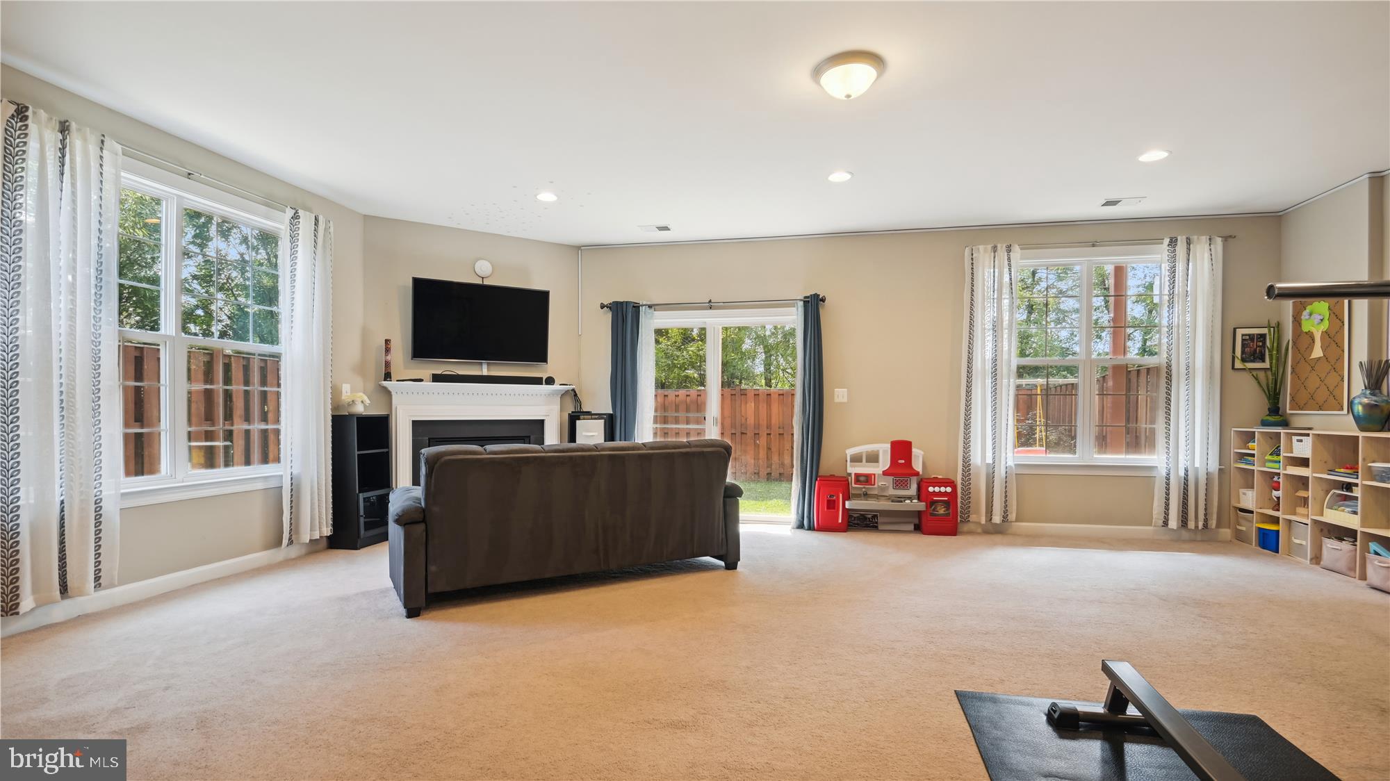 RIVER POINTE - Residential