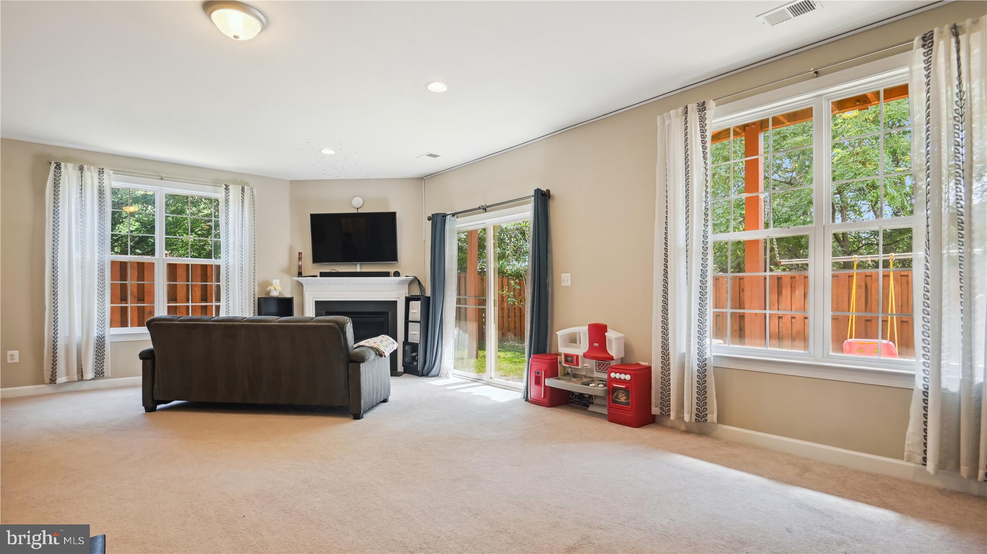 RIVER POINTE - Residential