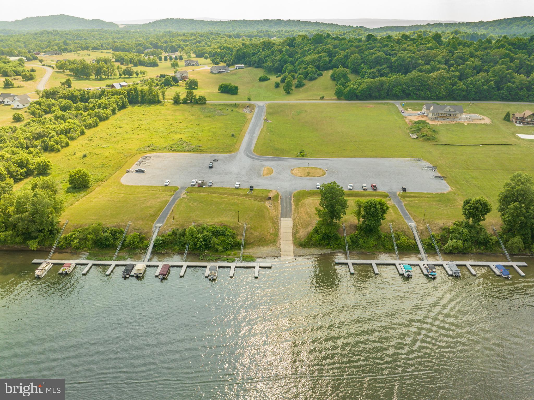 CROSSINGS ON THE POTOMAC - Land