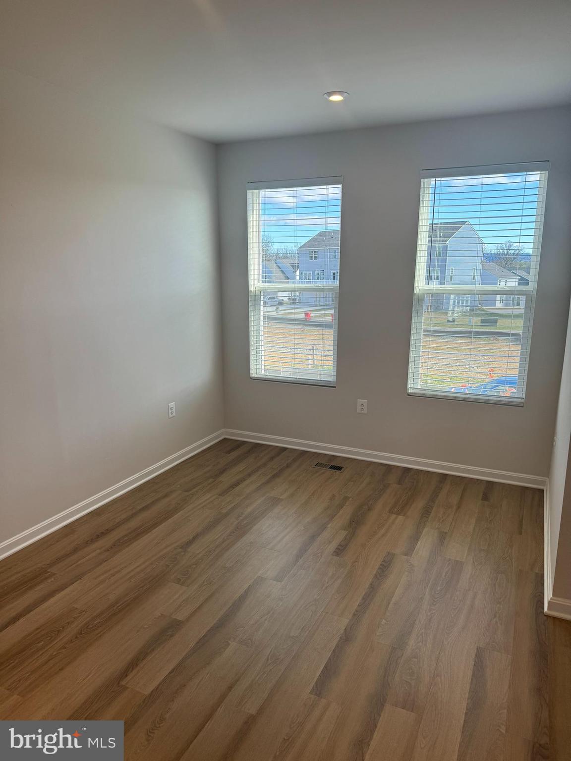 PRESIDENTS POINTE - Residential Lease