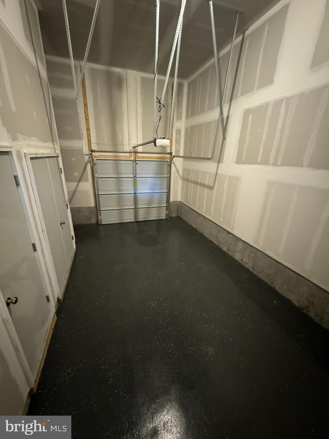 PRESIDENTS POINTE - Residential Lease