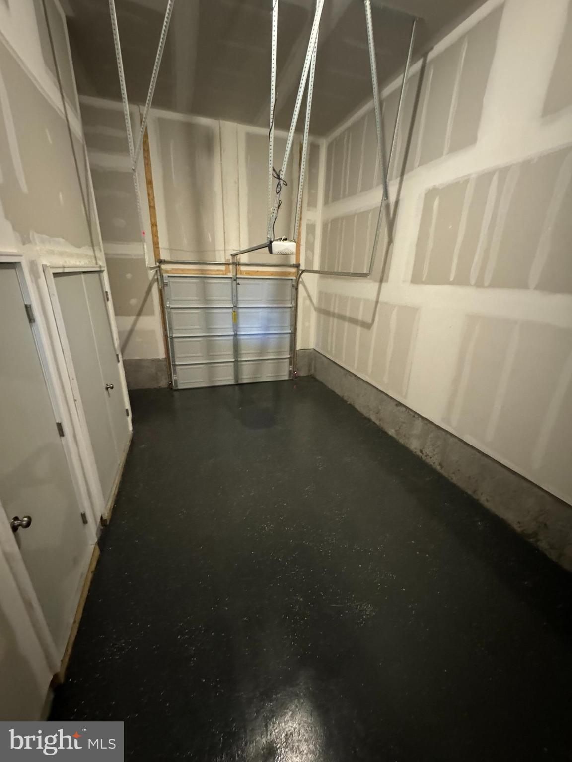 PRESIDENTS POINTE - Residential Lease