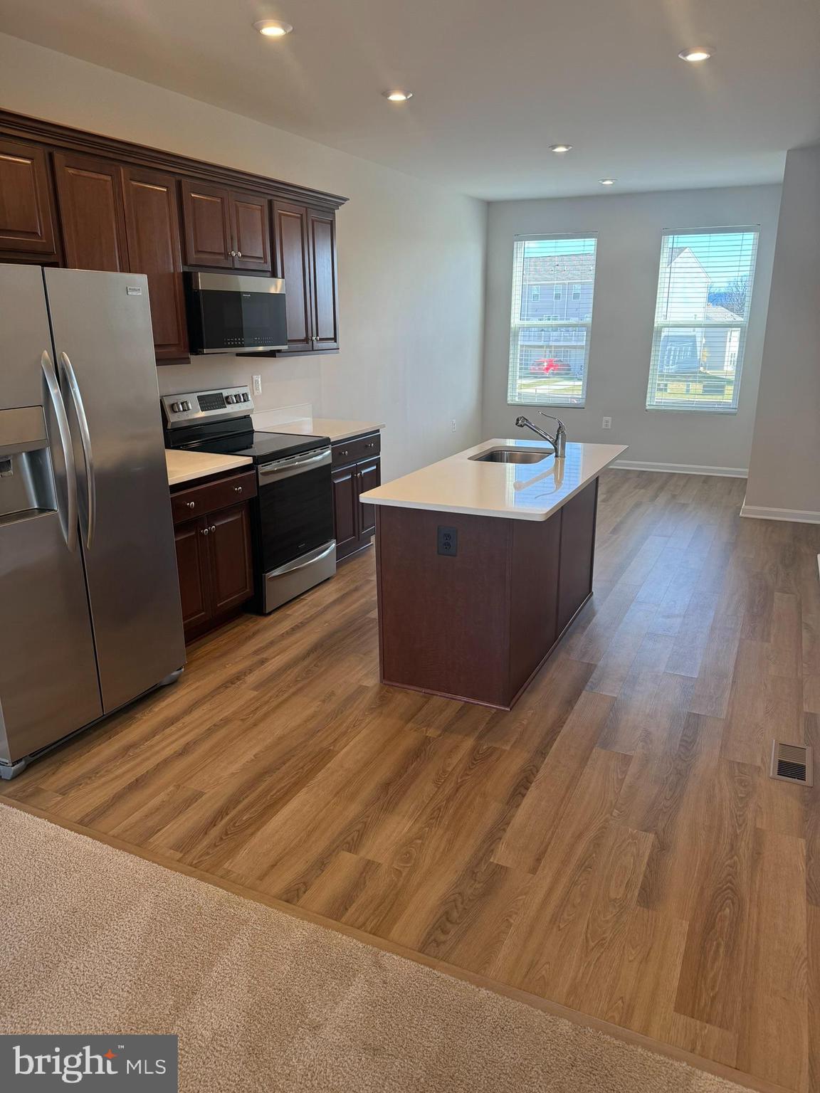 PRESIDENTS POINTE - Residential Lease