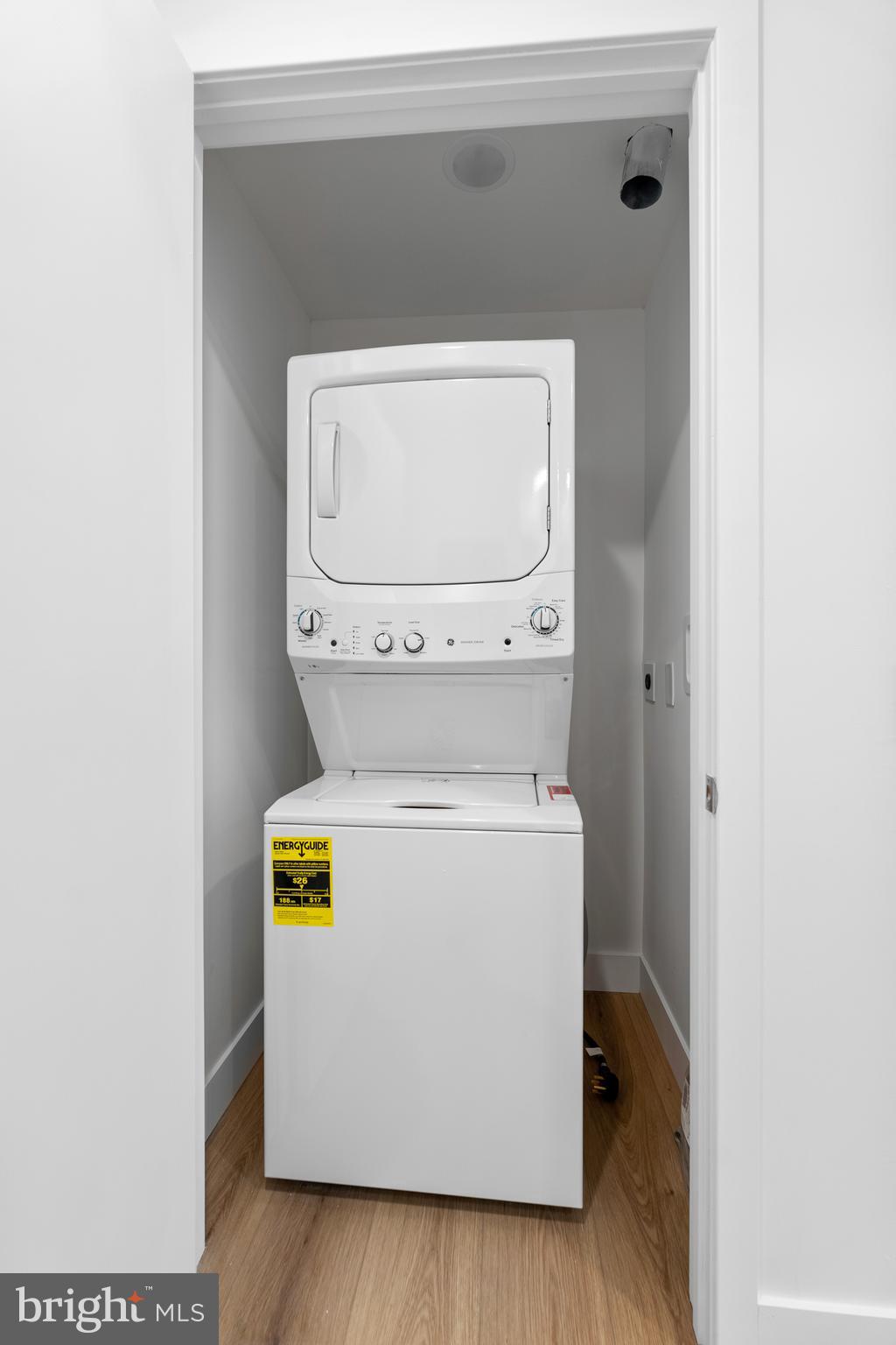 QUEEN VILLAGE - Residential Lease