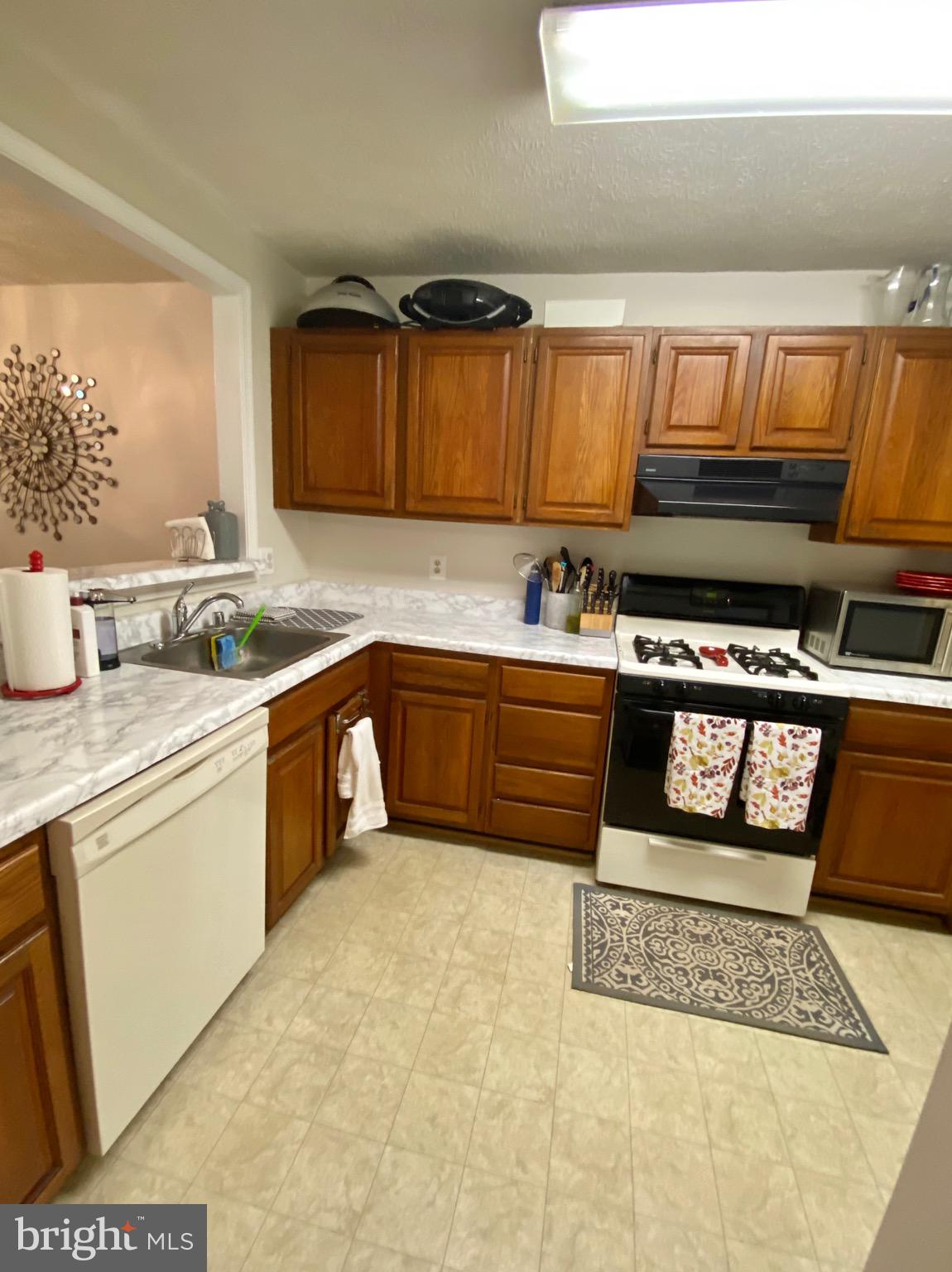 WILLOW POINT - Residential Lease