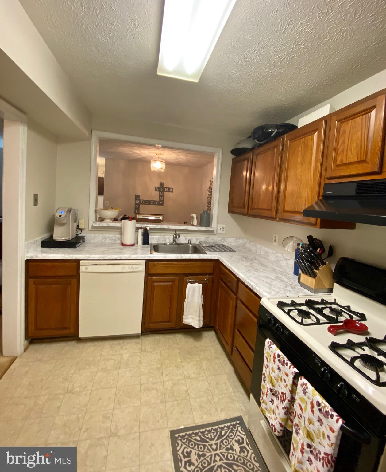 WILLOW POINT - Residential Lease