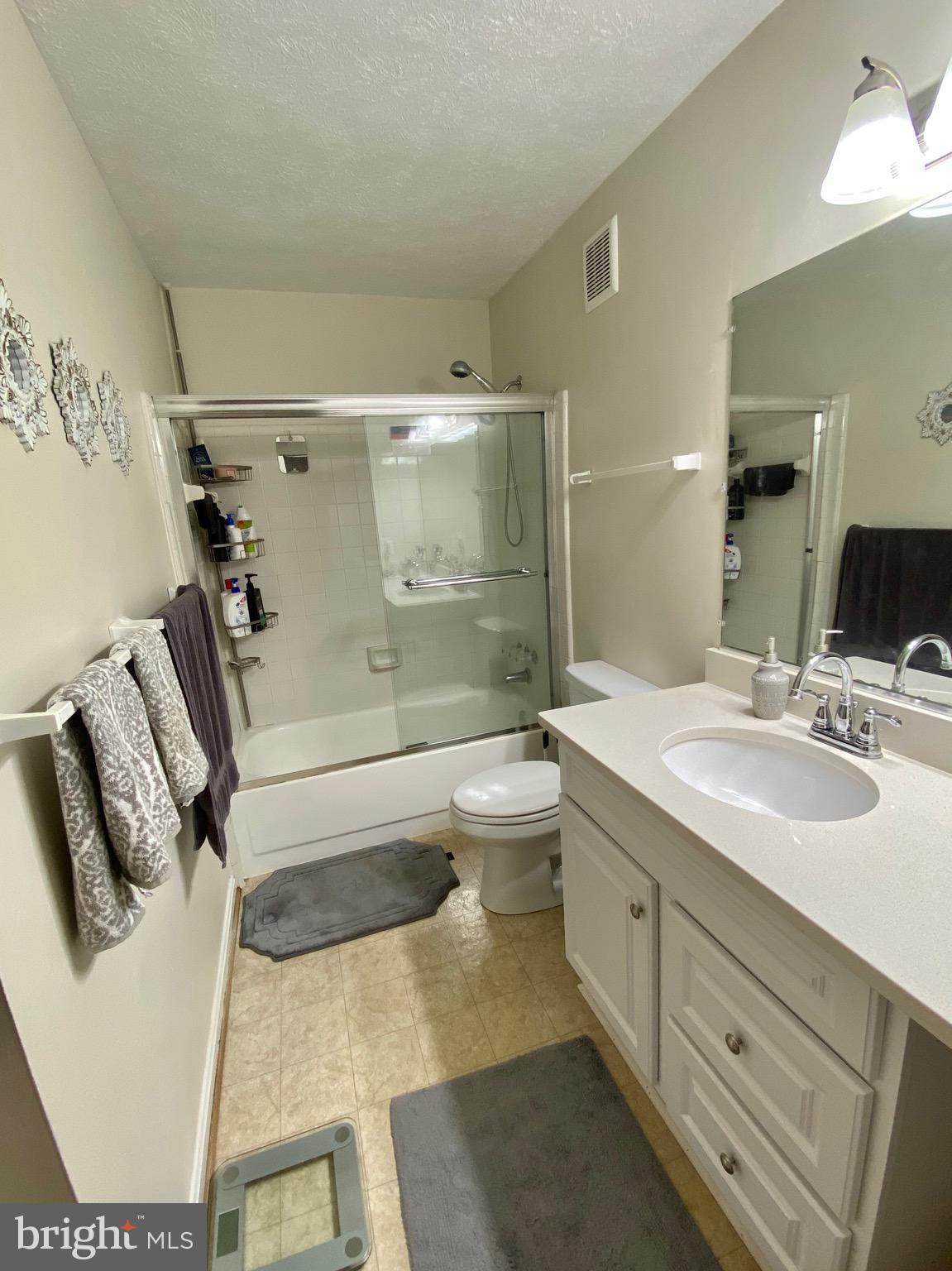 WILLOW POINT - Residential Lease