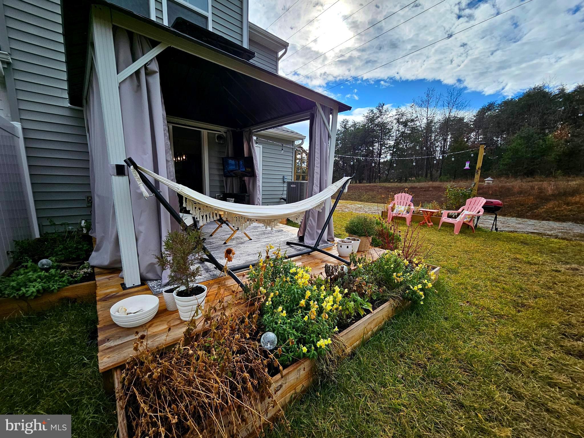 44 SCRUB PINE COURT