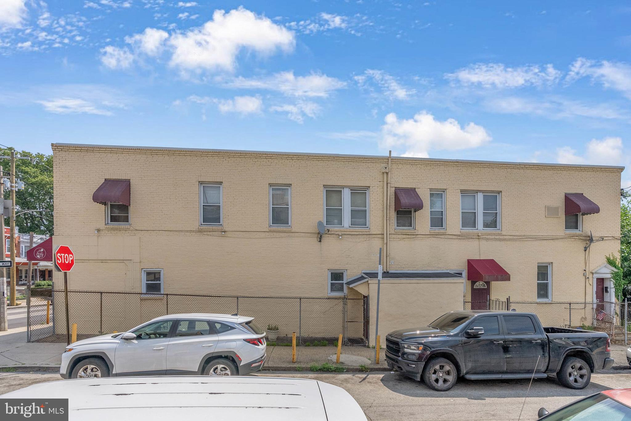 6222 LANSDOWNE AVENUE