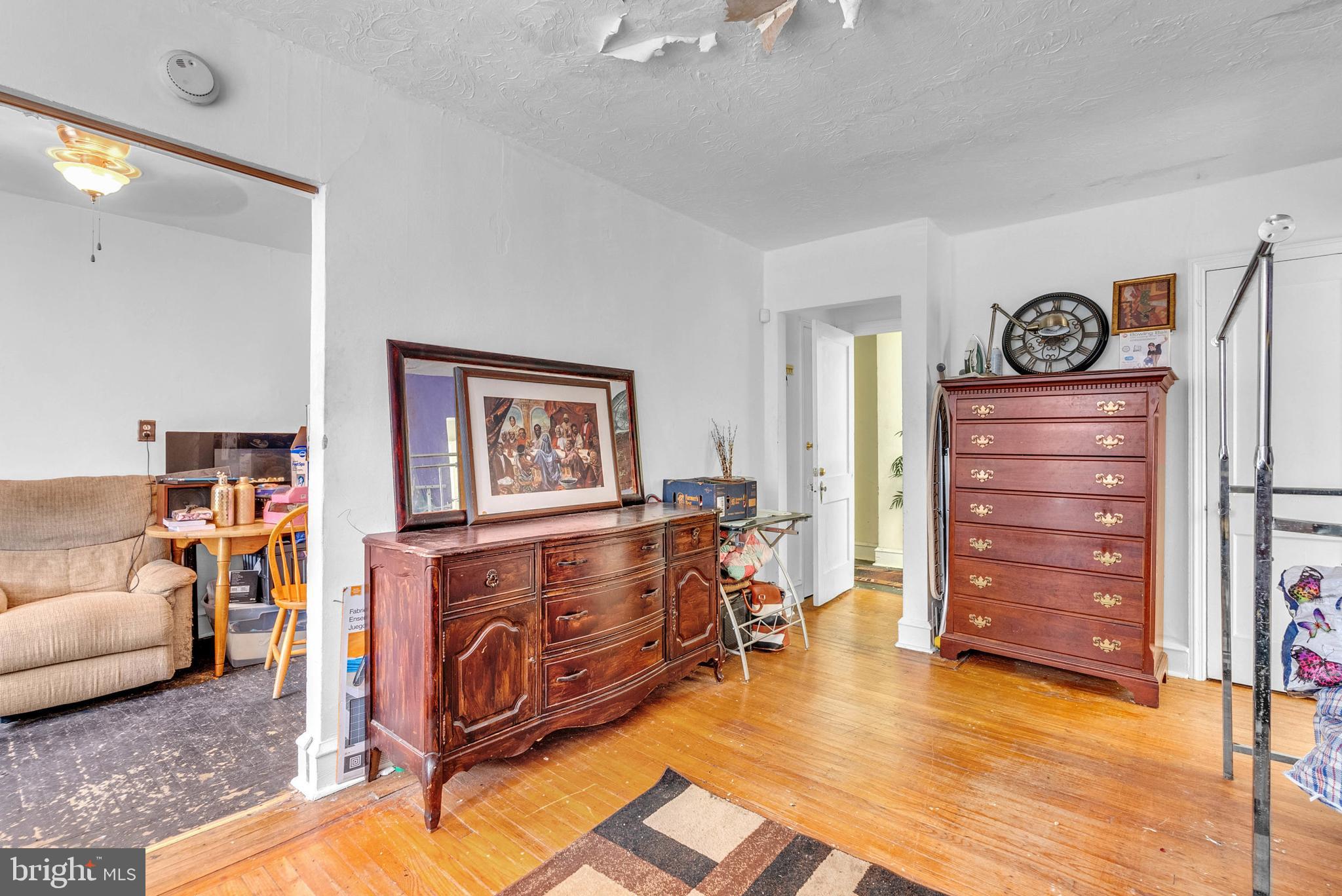 PHILADELPHIA (WEST) - Commercial Sale