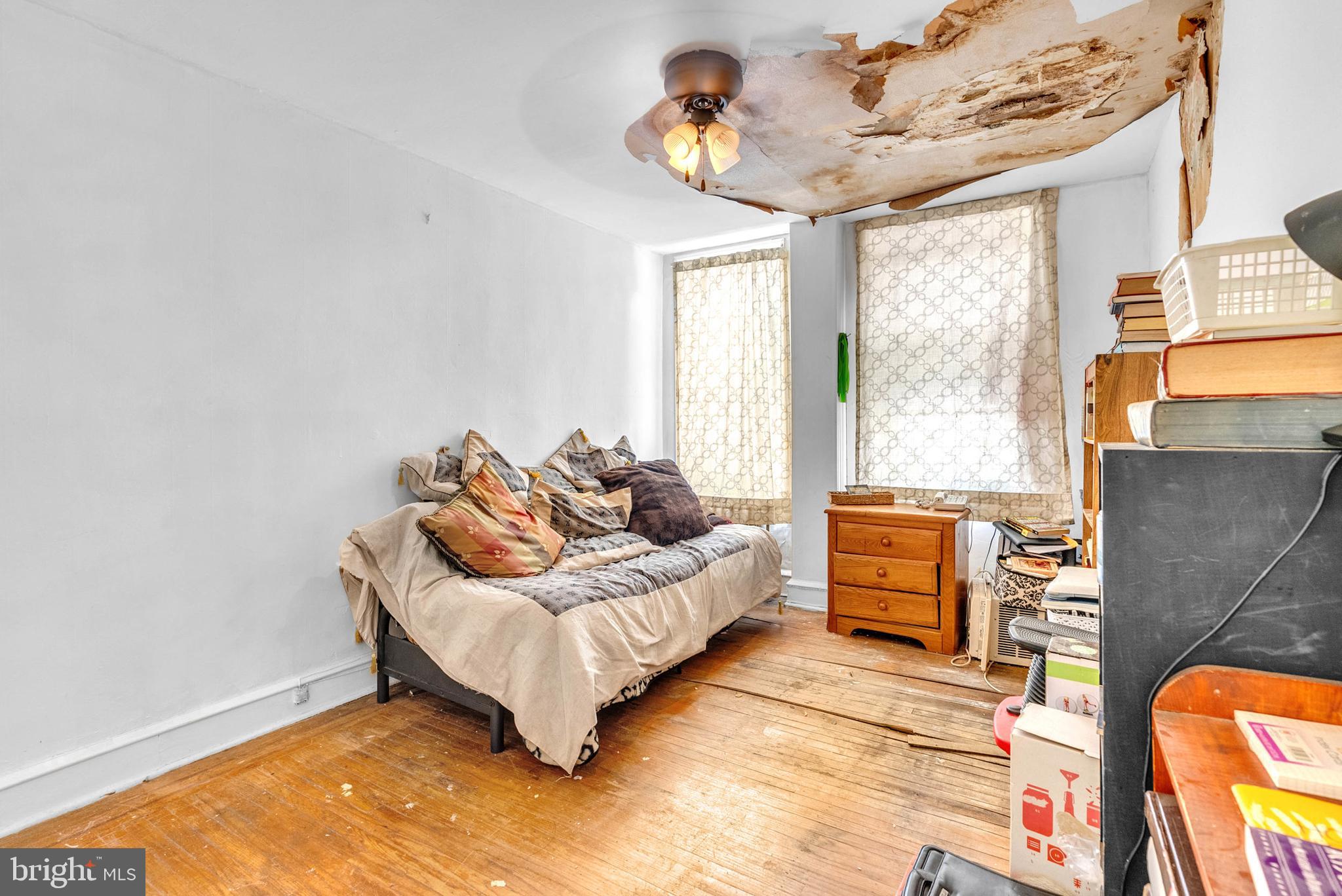 PHILADELPHIA (WEST) - Commercial Sale