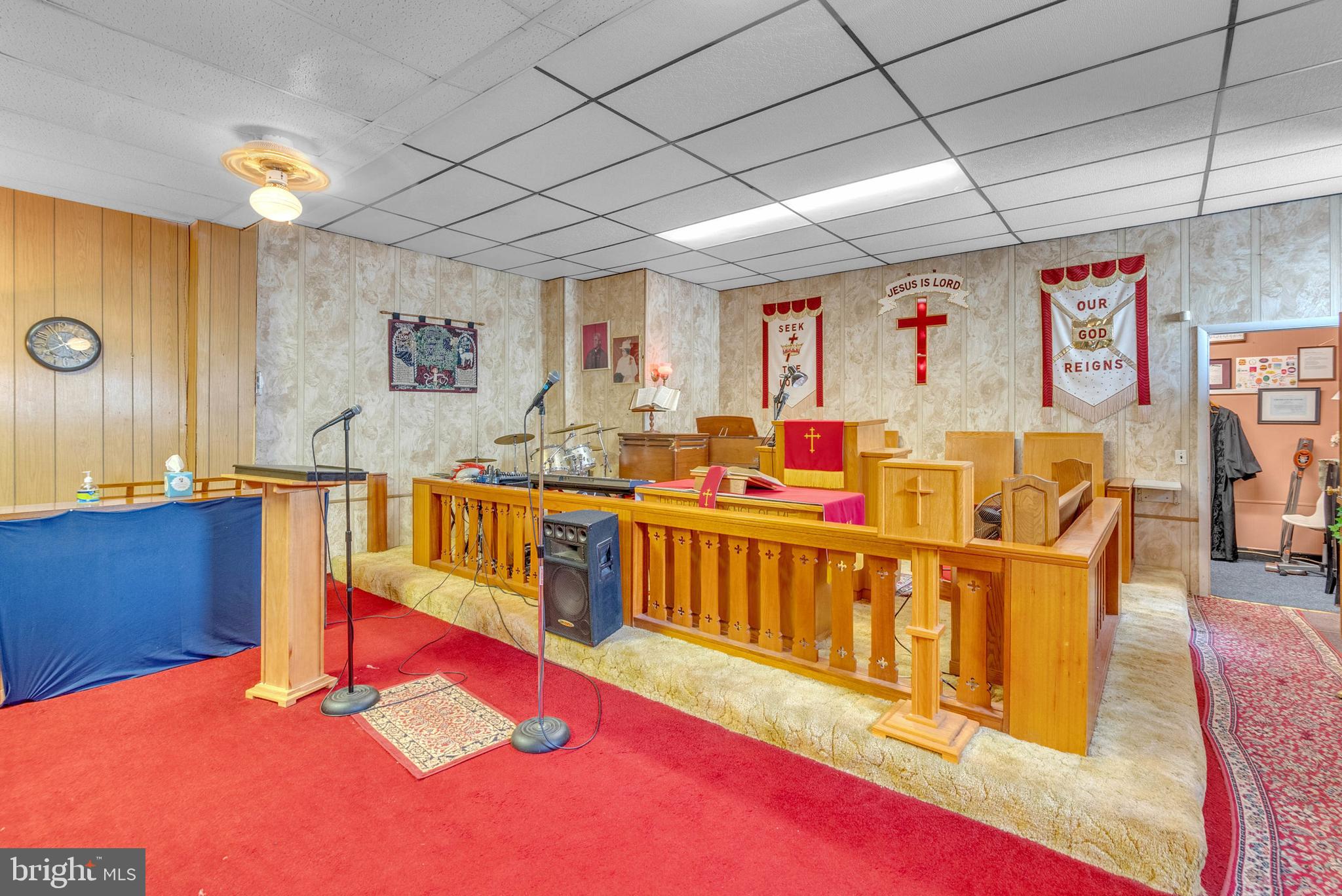 PHILADELPHIA (WEST) - Commercial Sale