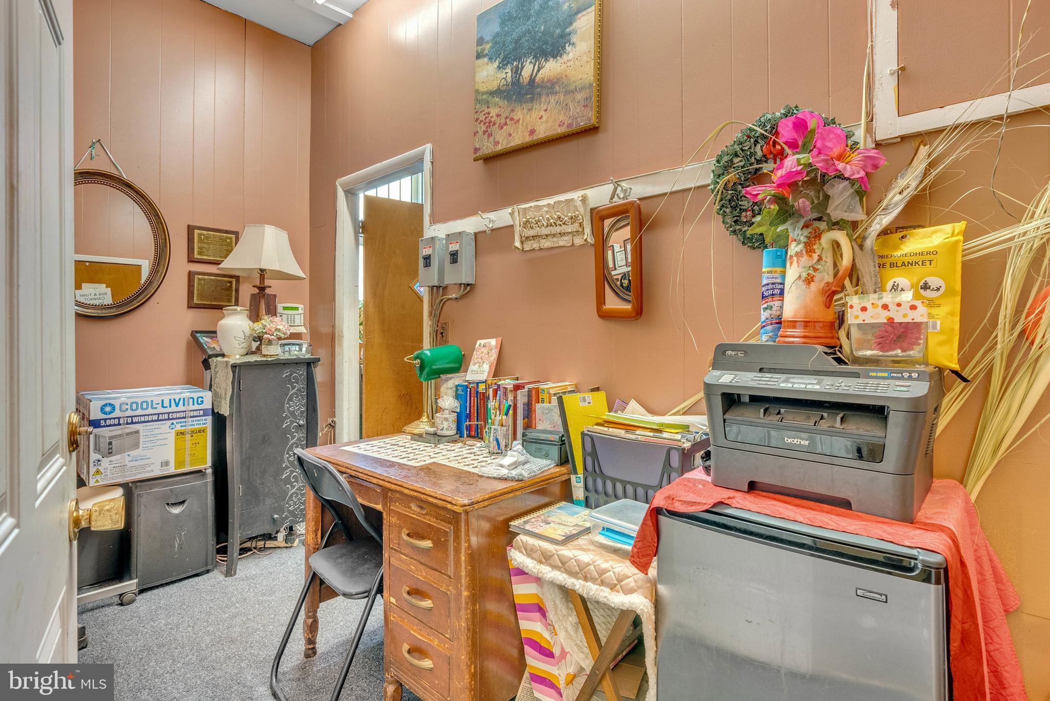 PHILADELPHIA (WEST) - Commercial Sale